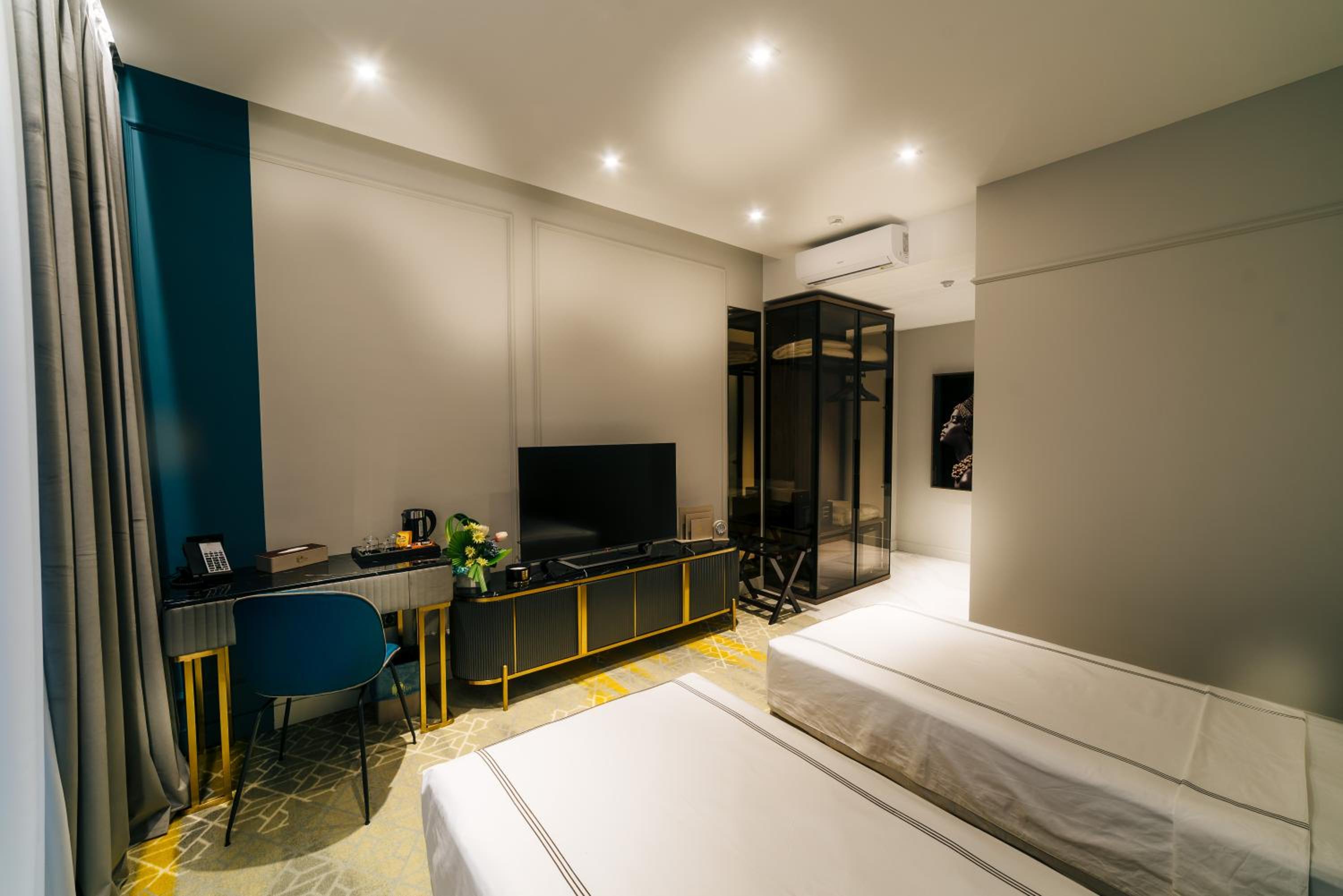 Deluxe Twin Room - Photo 6