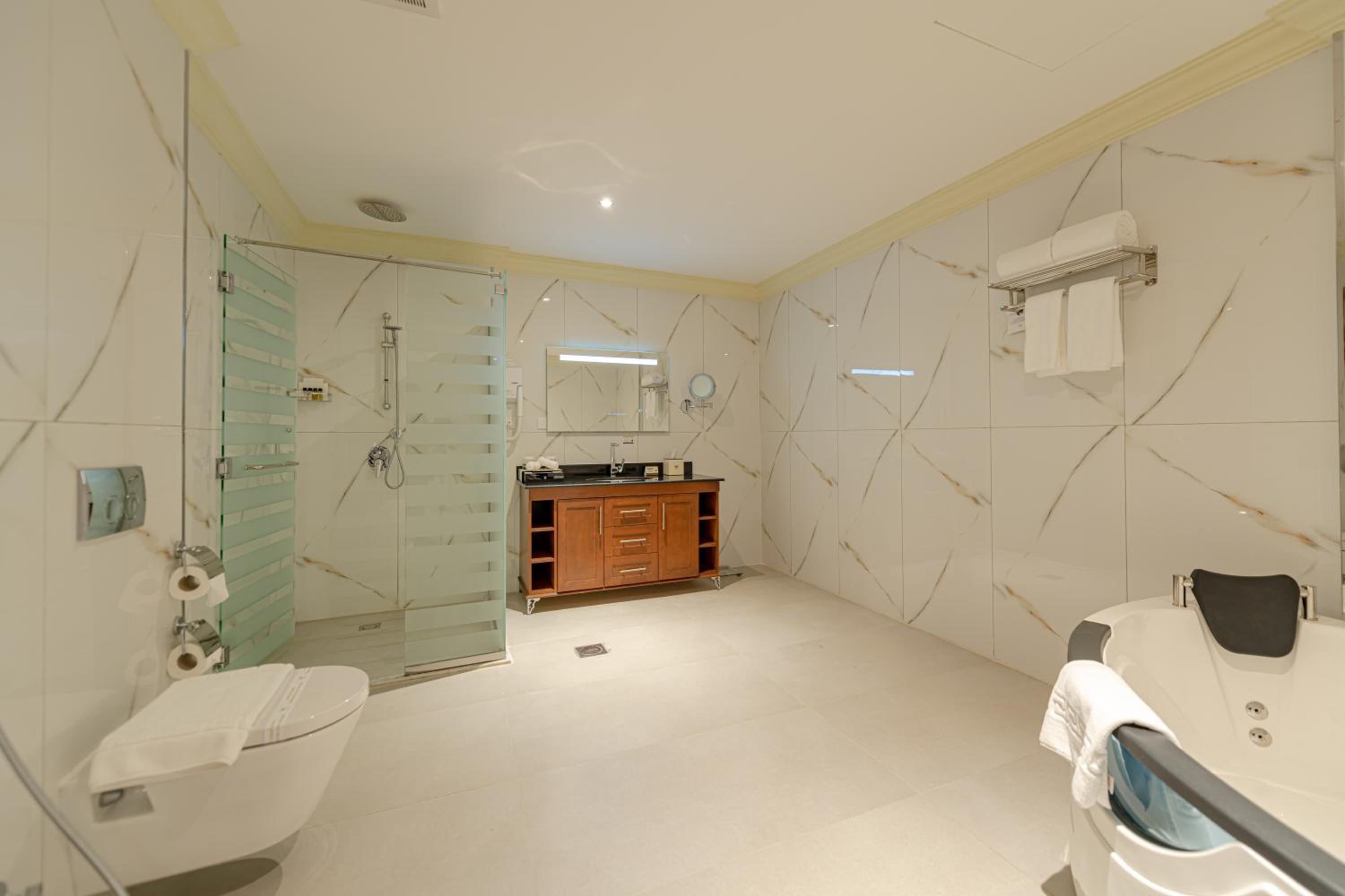 Executive Suite with panoramic view and Jacuzzi - Photo 5