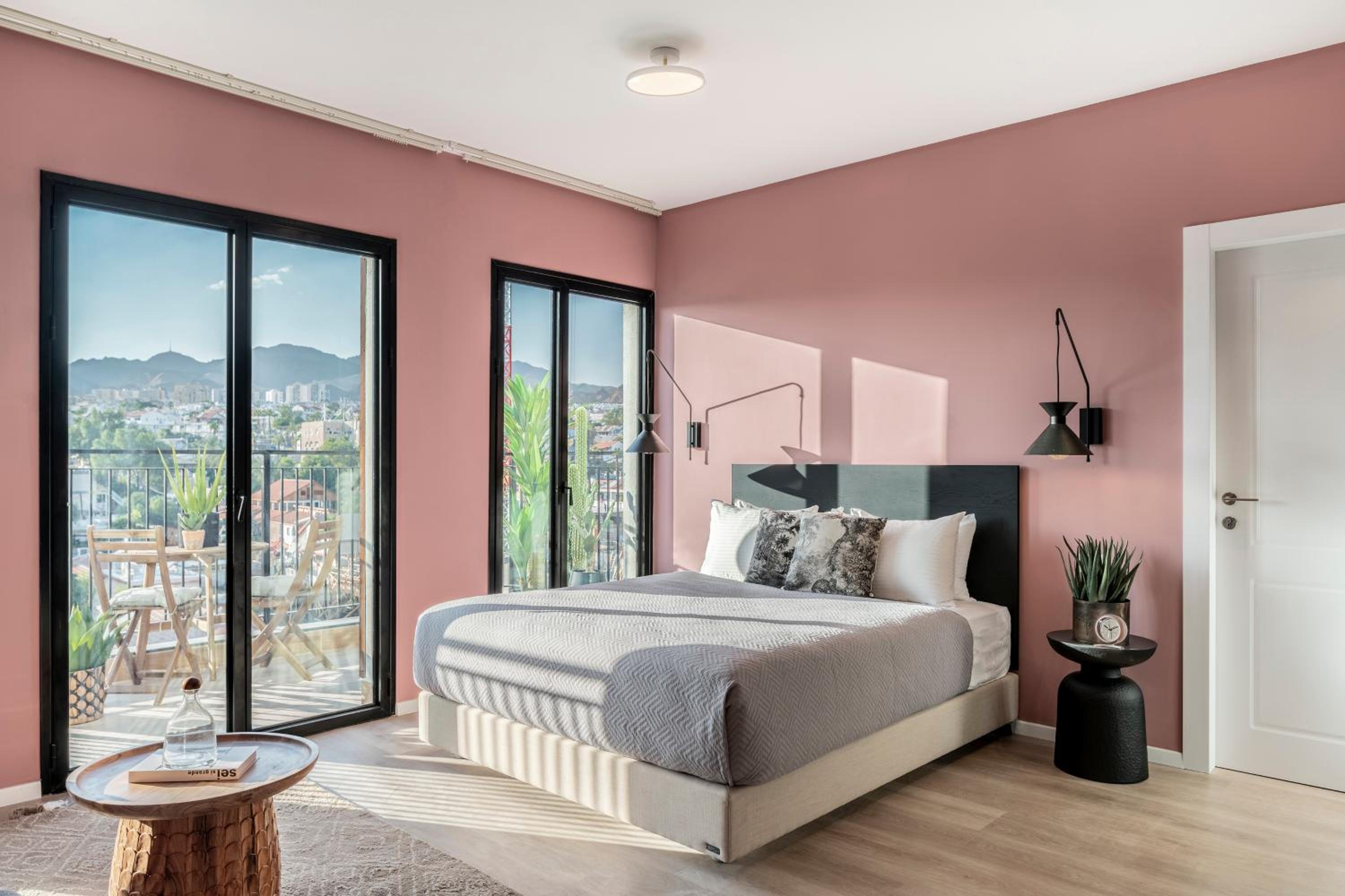Studio Apartment with Balcony - Photo 11