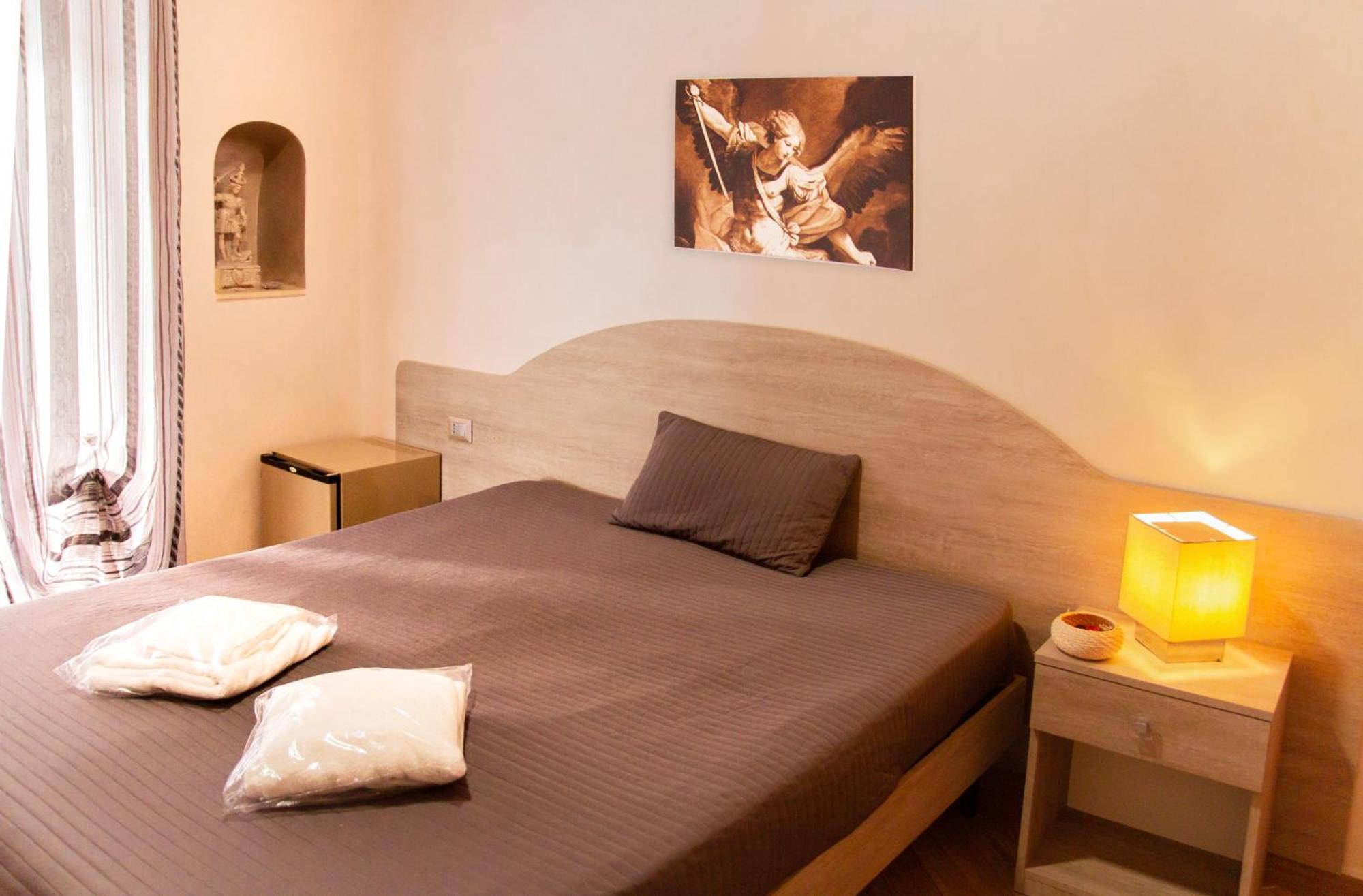 Twin Room with Private Bathroom - Photo 1