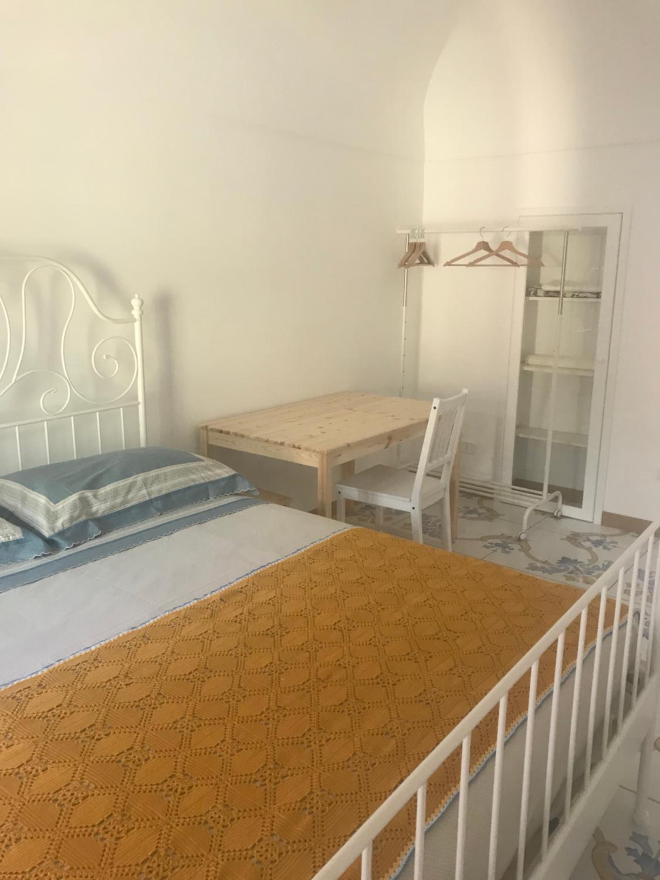 One-Bedroom House - Photo 6