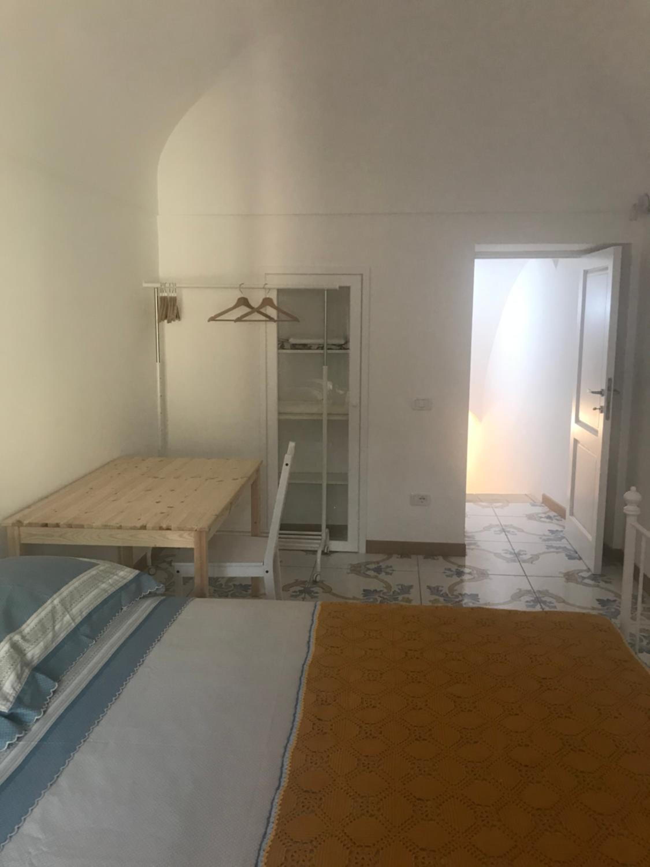 One-Bedroom House - Photo 8