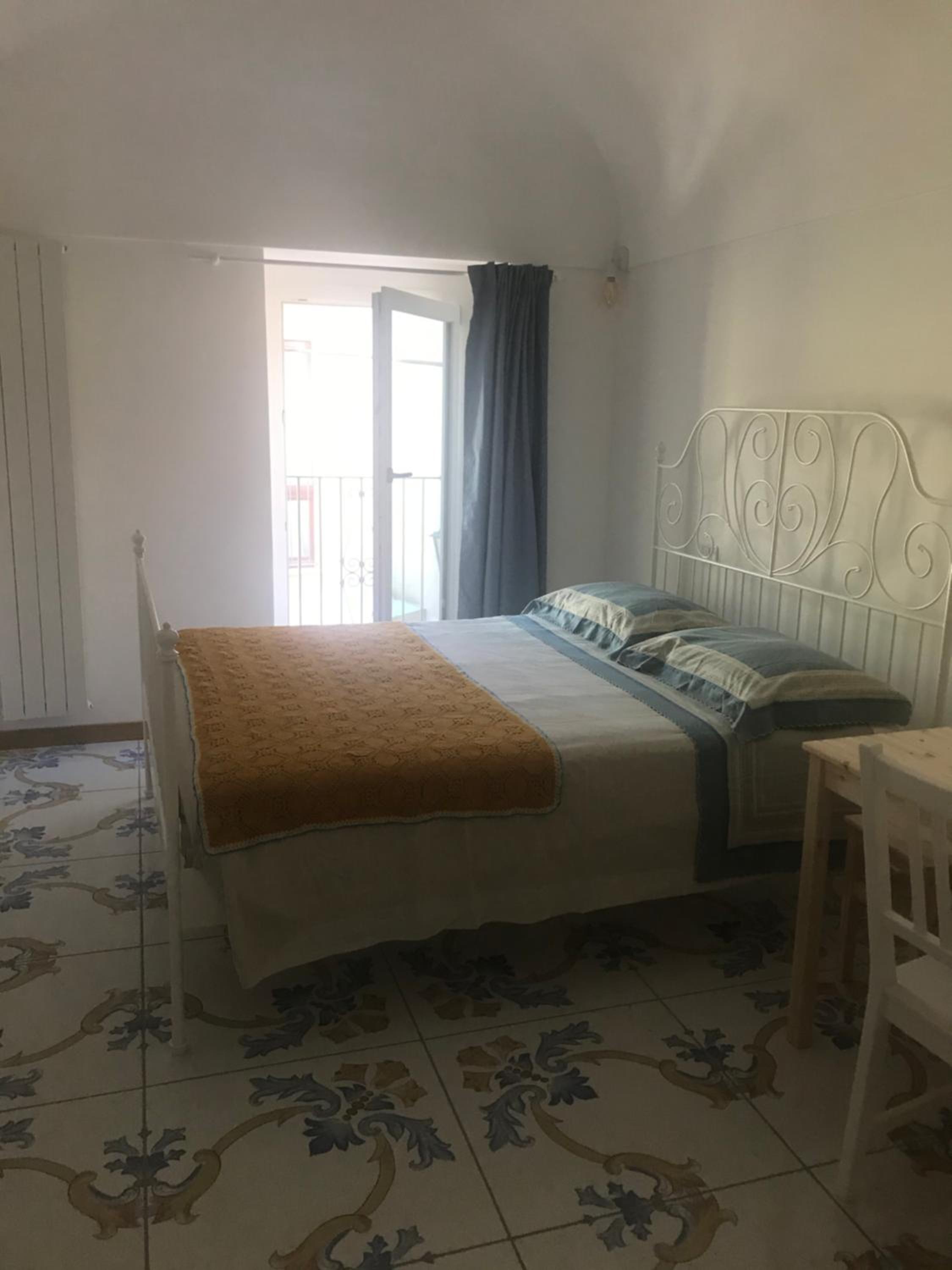 One-Bedroom House - Photo 9