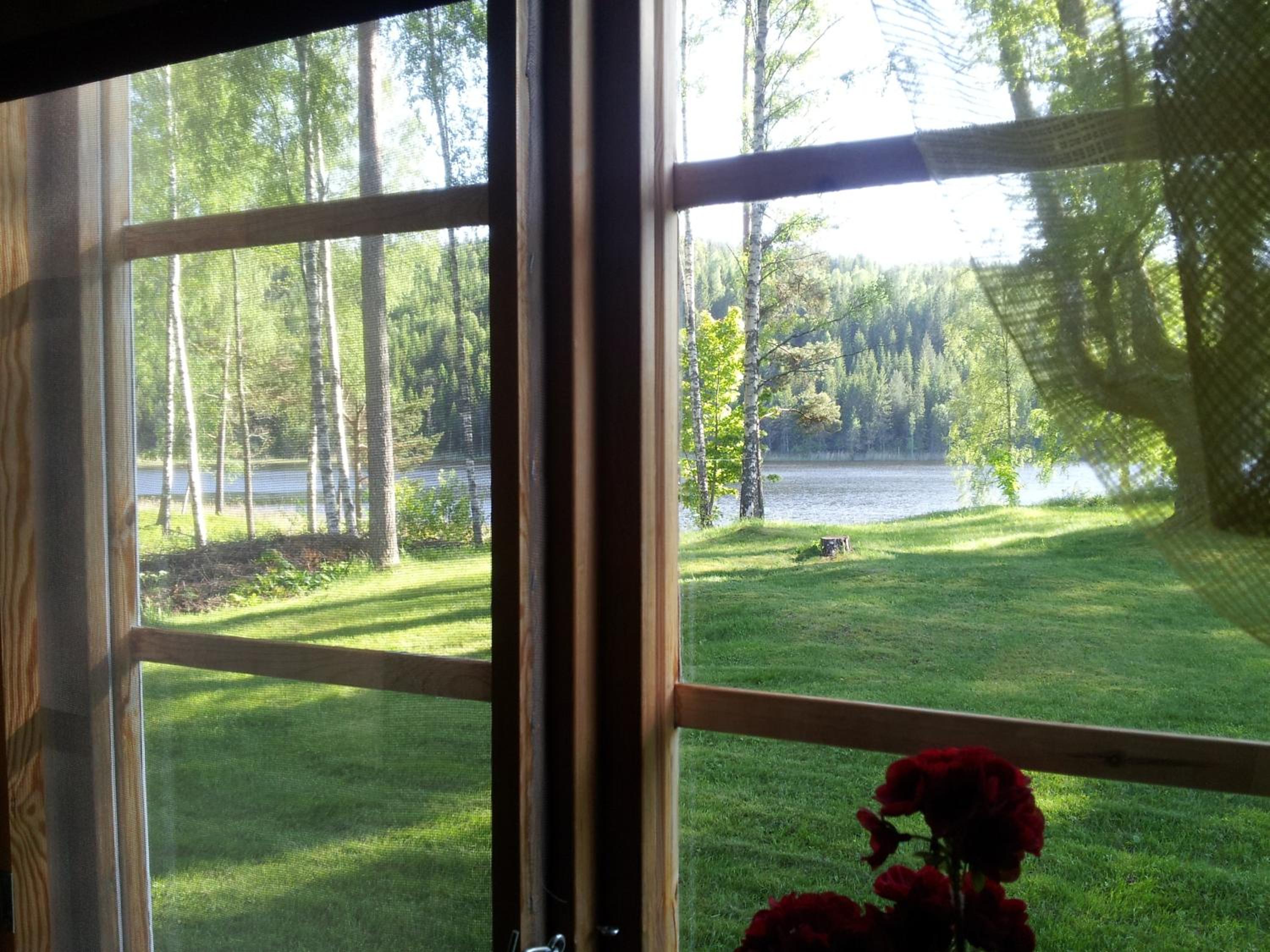 Family Cottage with Lake View photo 3
