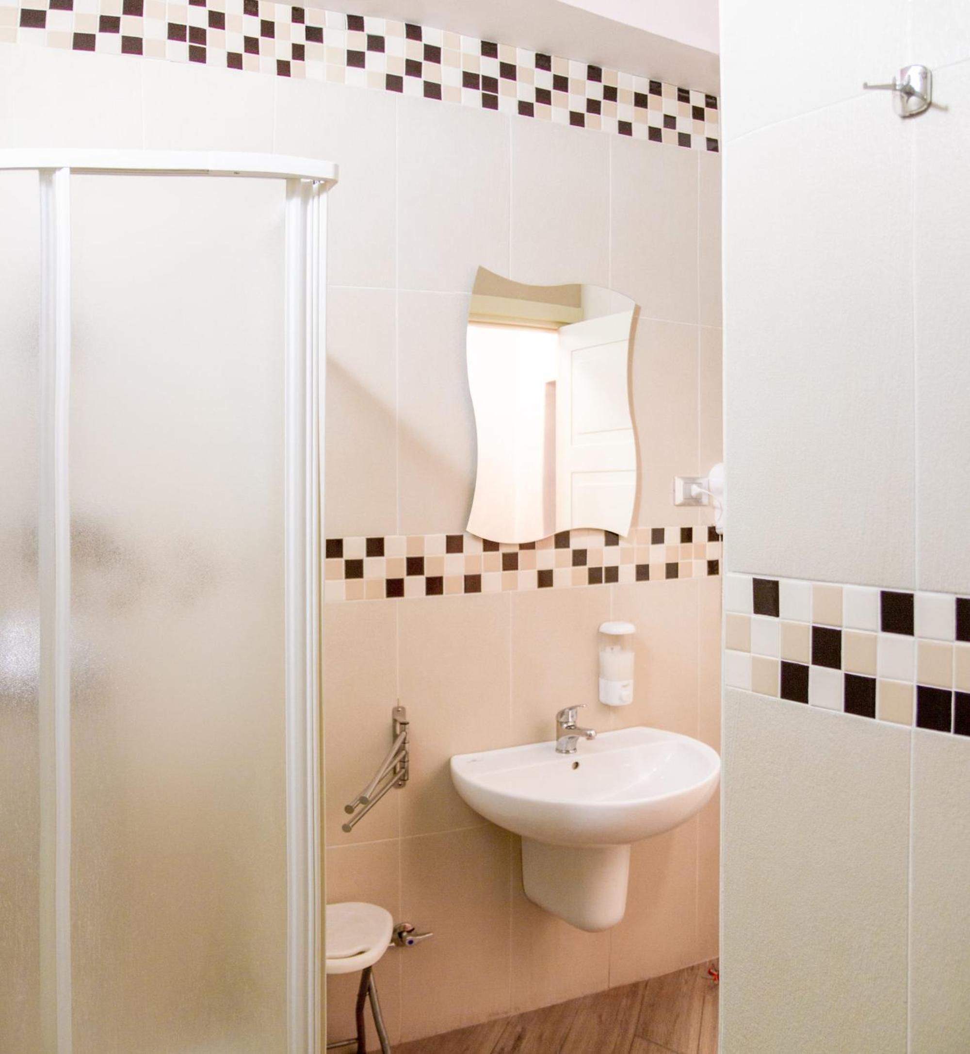 Double Room - Photo 4