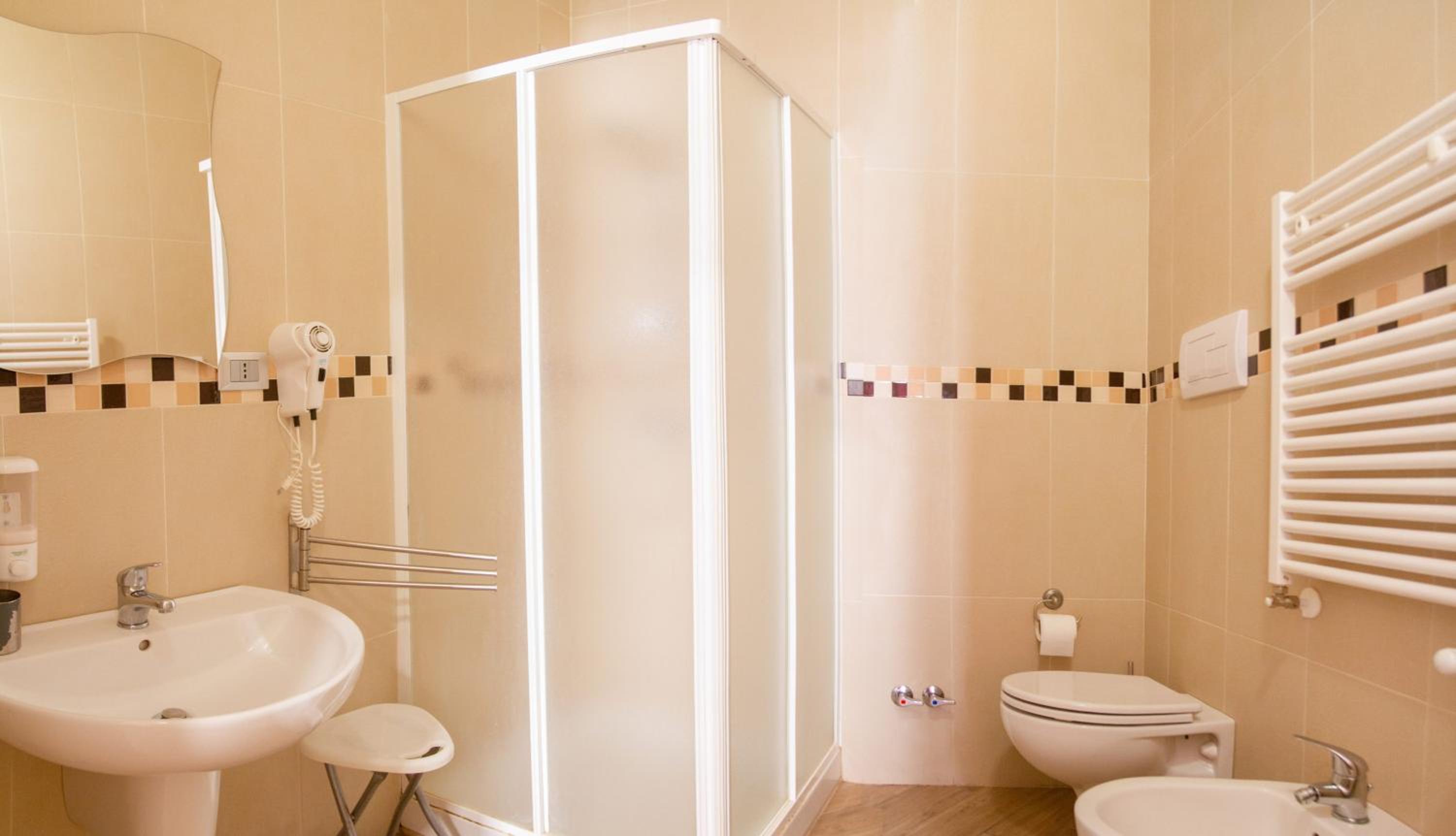 Triple Room - Photo 5