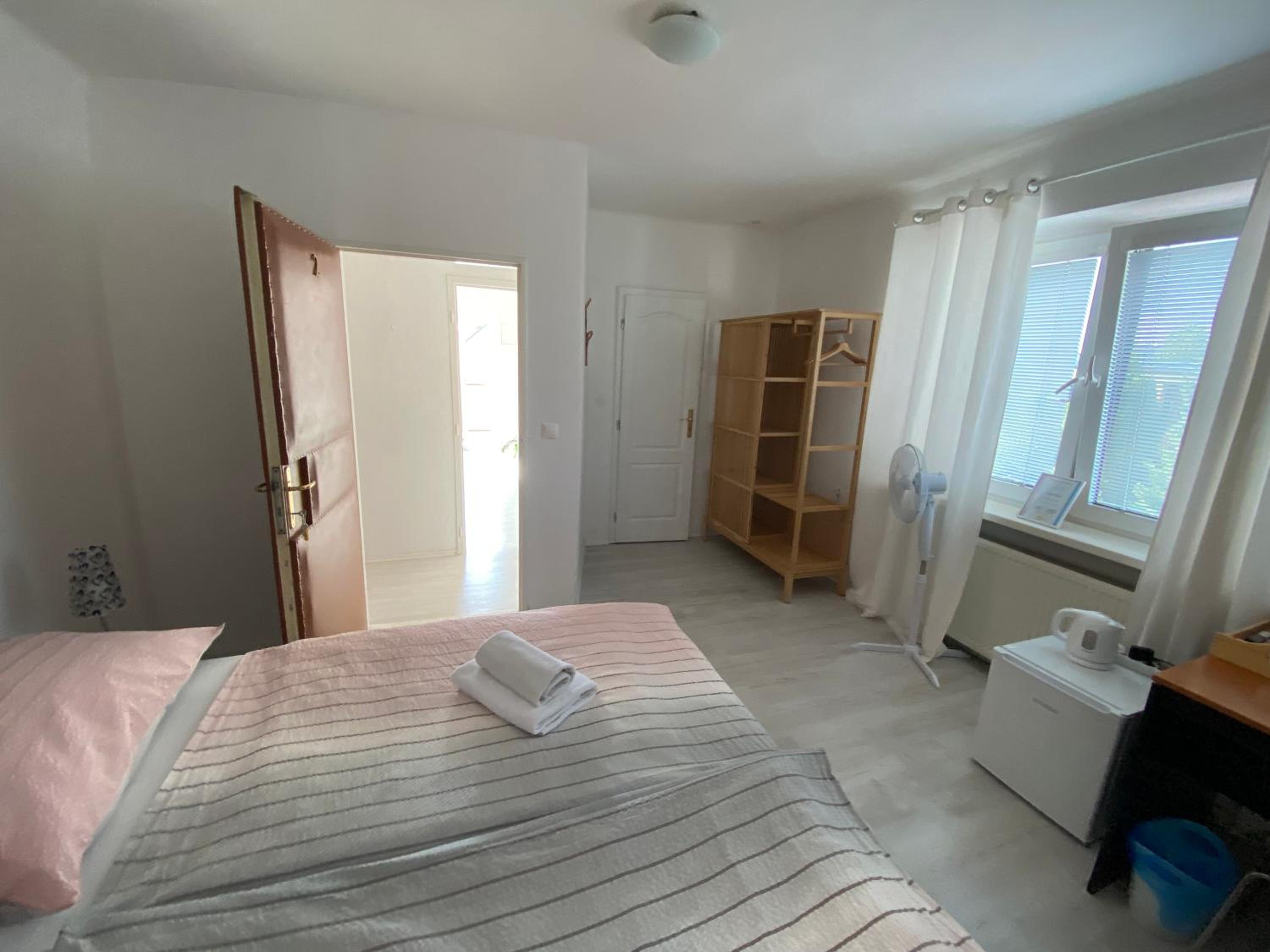 Single Room photo 2
