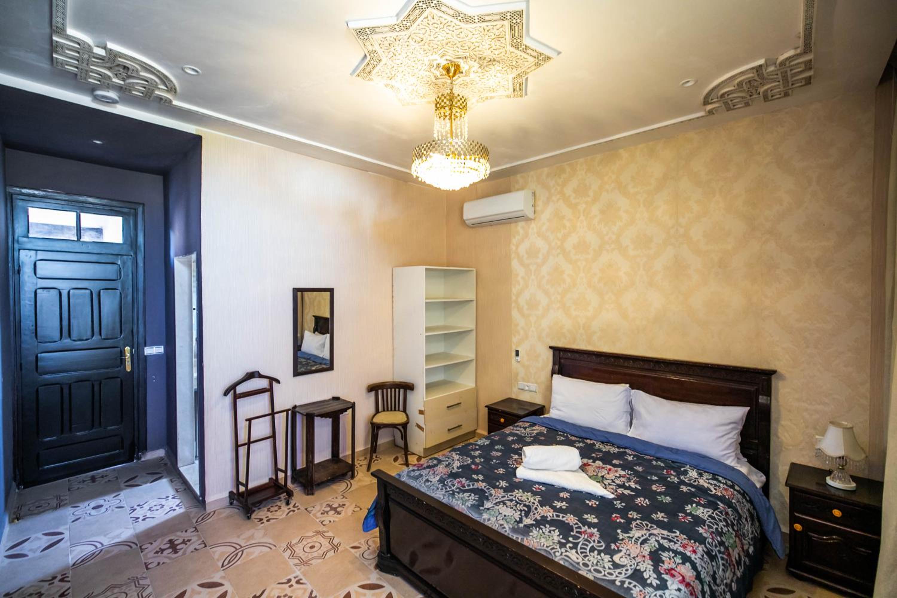 Double Room with Mountain View - Photo 1