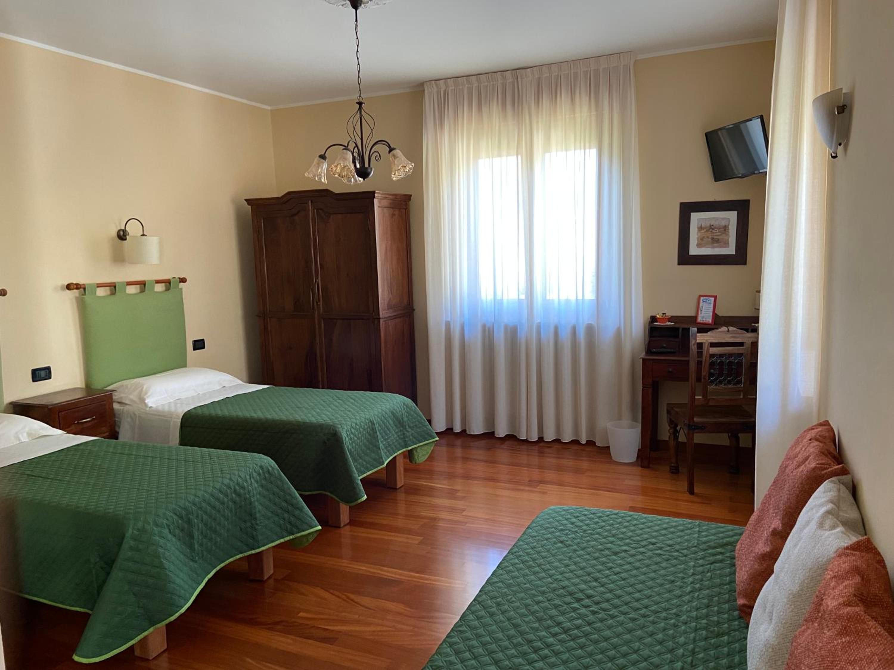 Triple Room with Balcony photo 3