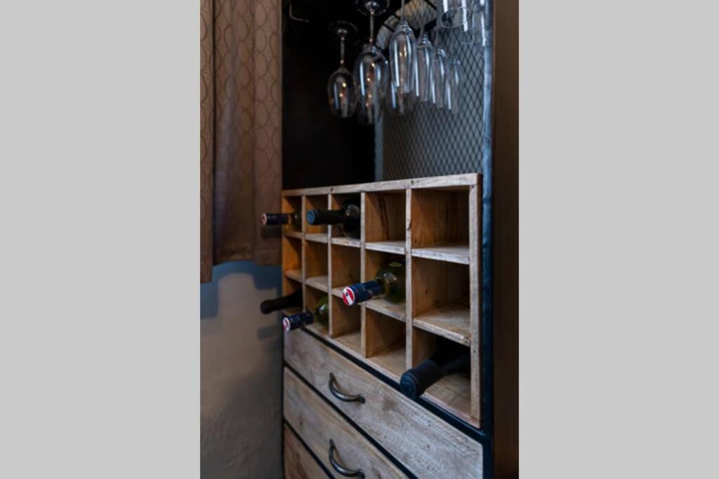 One-Bedroom Apartment - Photo 7