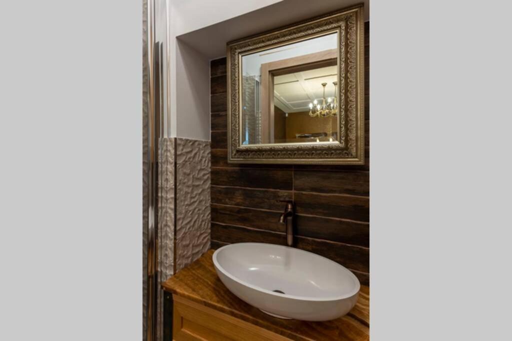 One-Bedroom Apartment - Photo 15