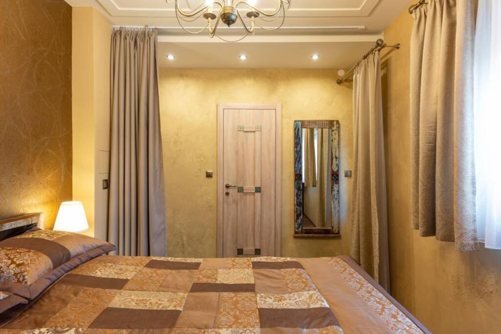 One-Bedroom Apartment - Photo 16