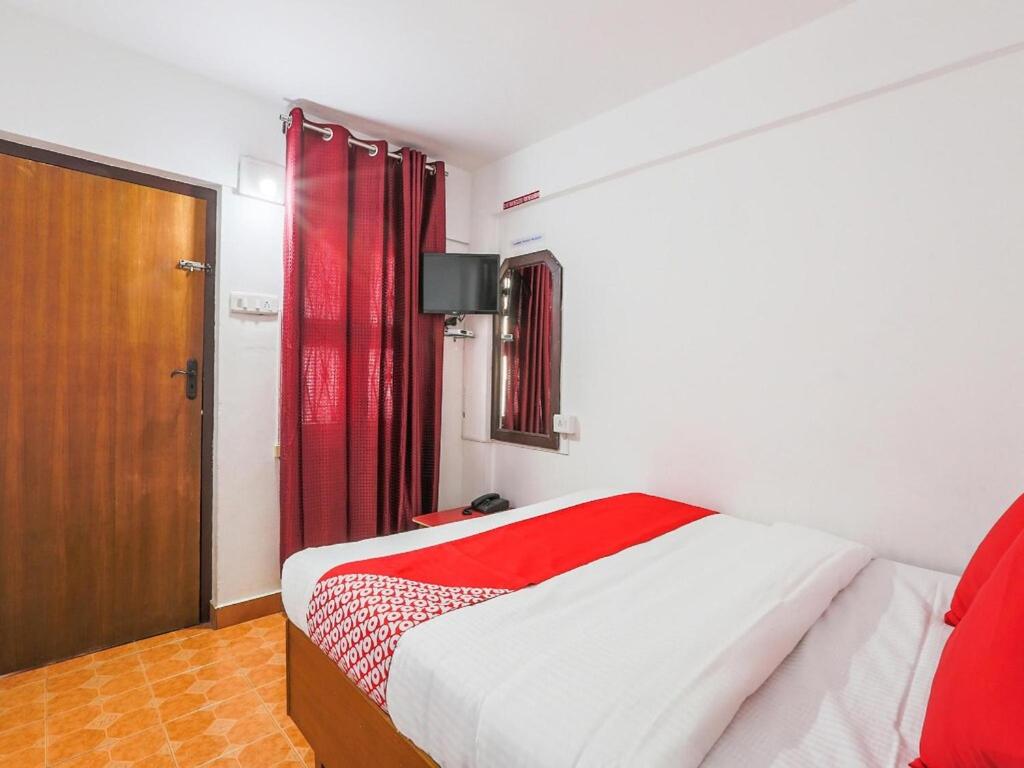Double Room with Balcony (2 Adults + 1 Child)