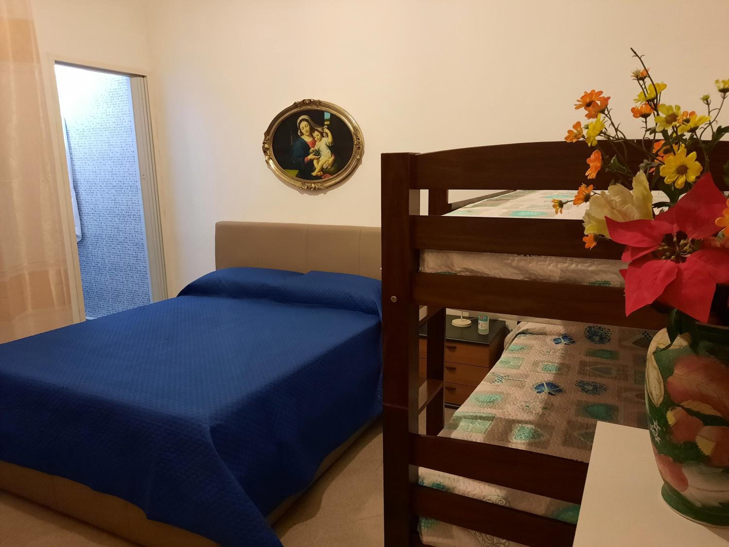 Large Double Room photo 1