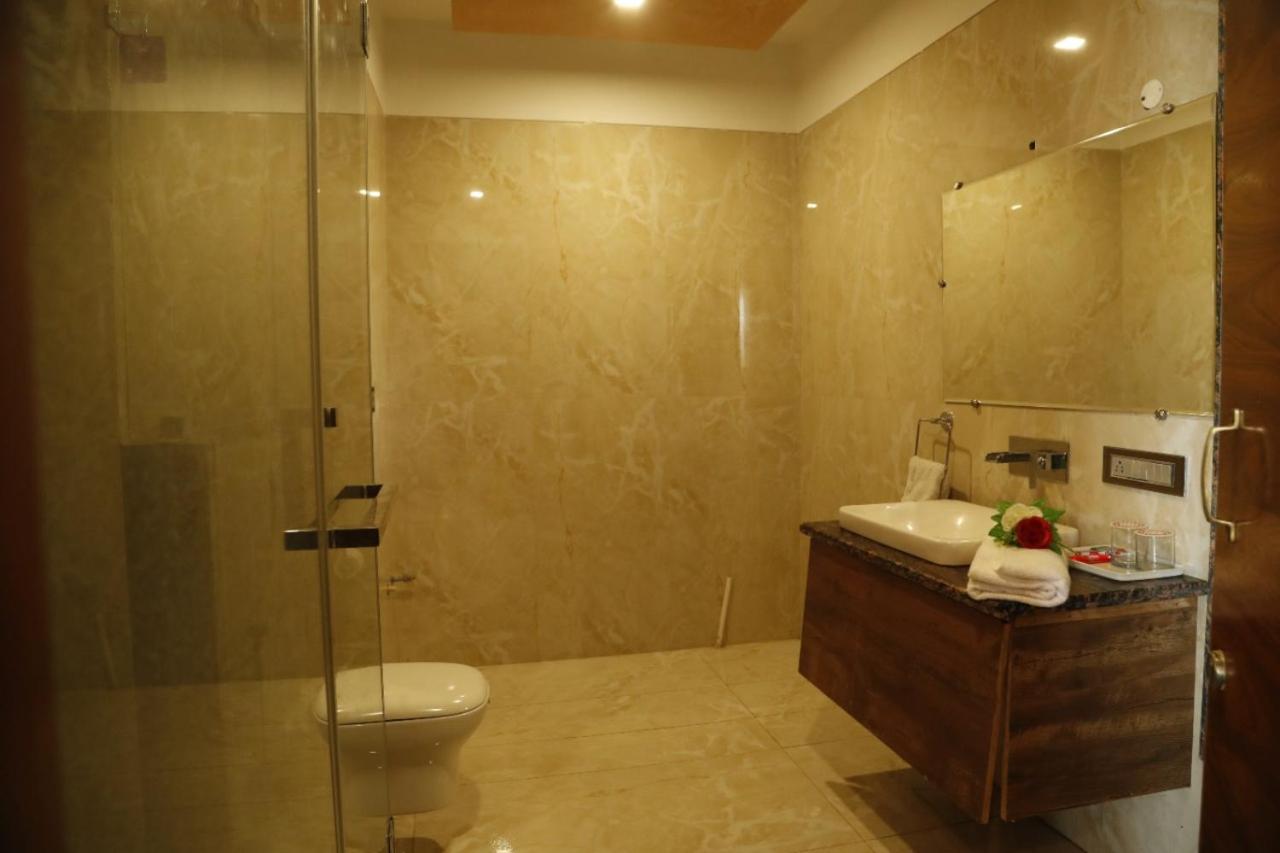 Suite - Photo 5