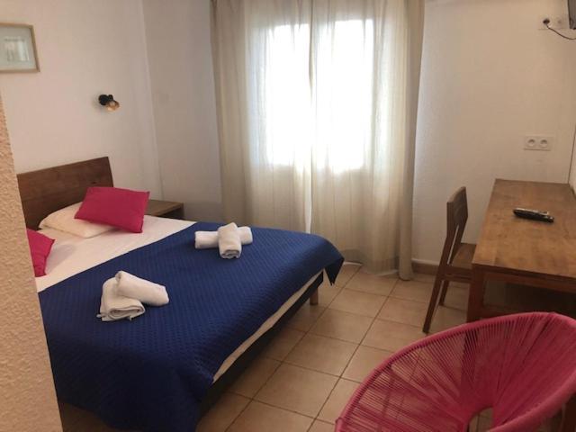 Double Room with Balcony or Terrace - Photo 8