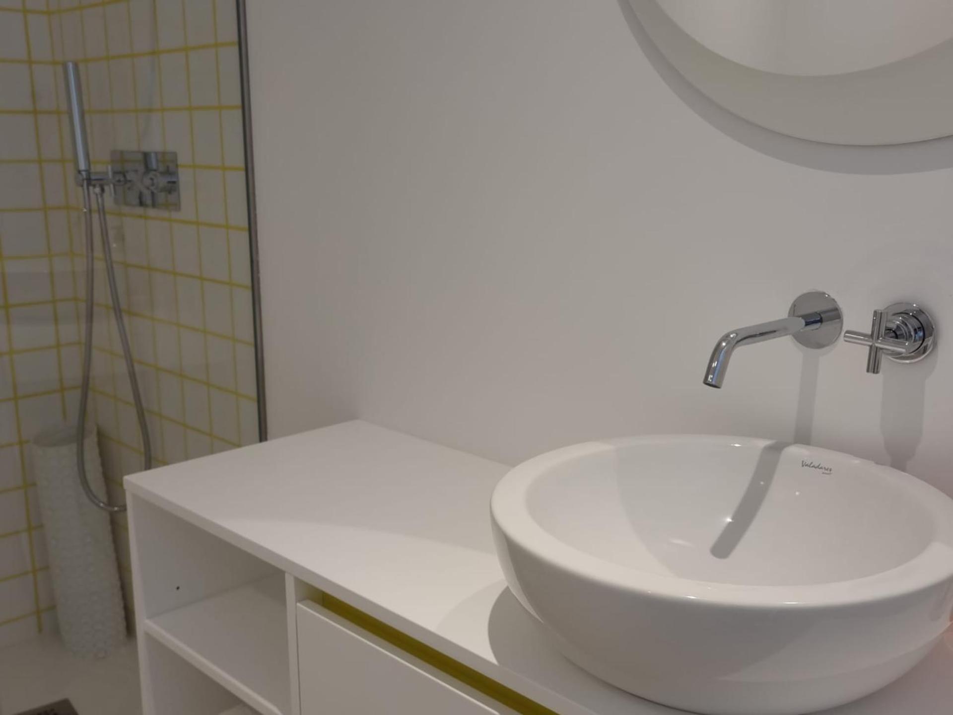 One-Bedroom Apartment - Photo 3