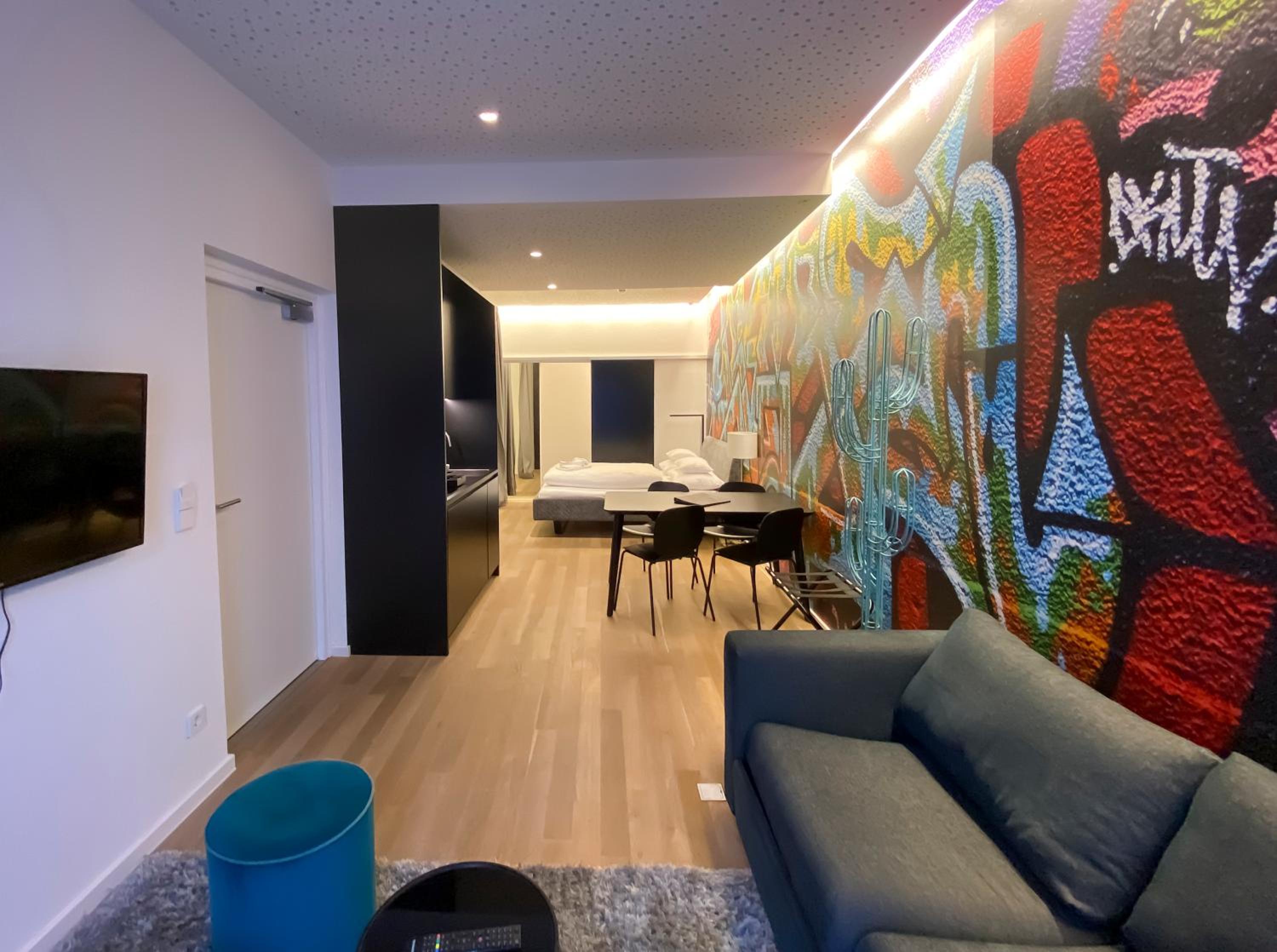 Large Deluxe Apartment - Photo 1