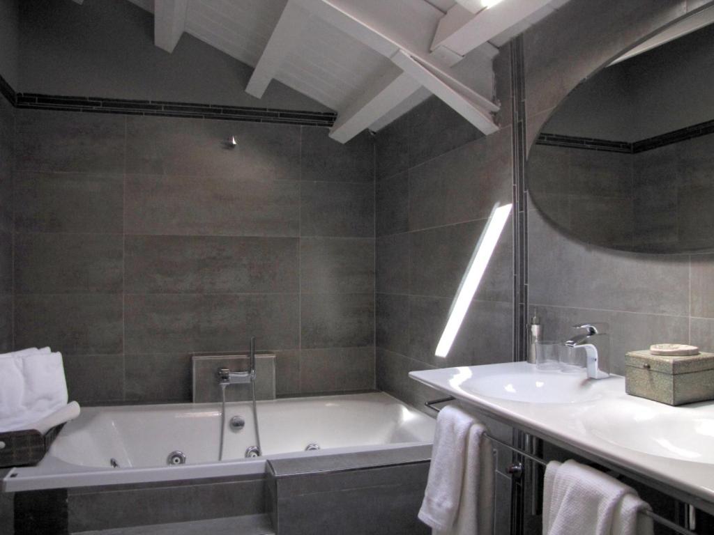 Superior Double or Twin Room photo 3