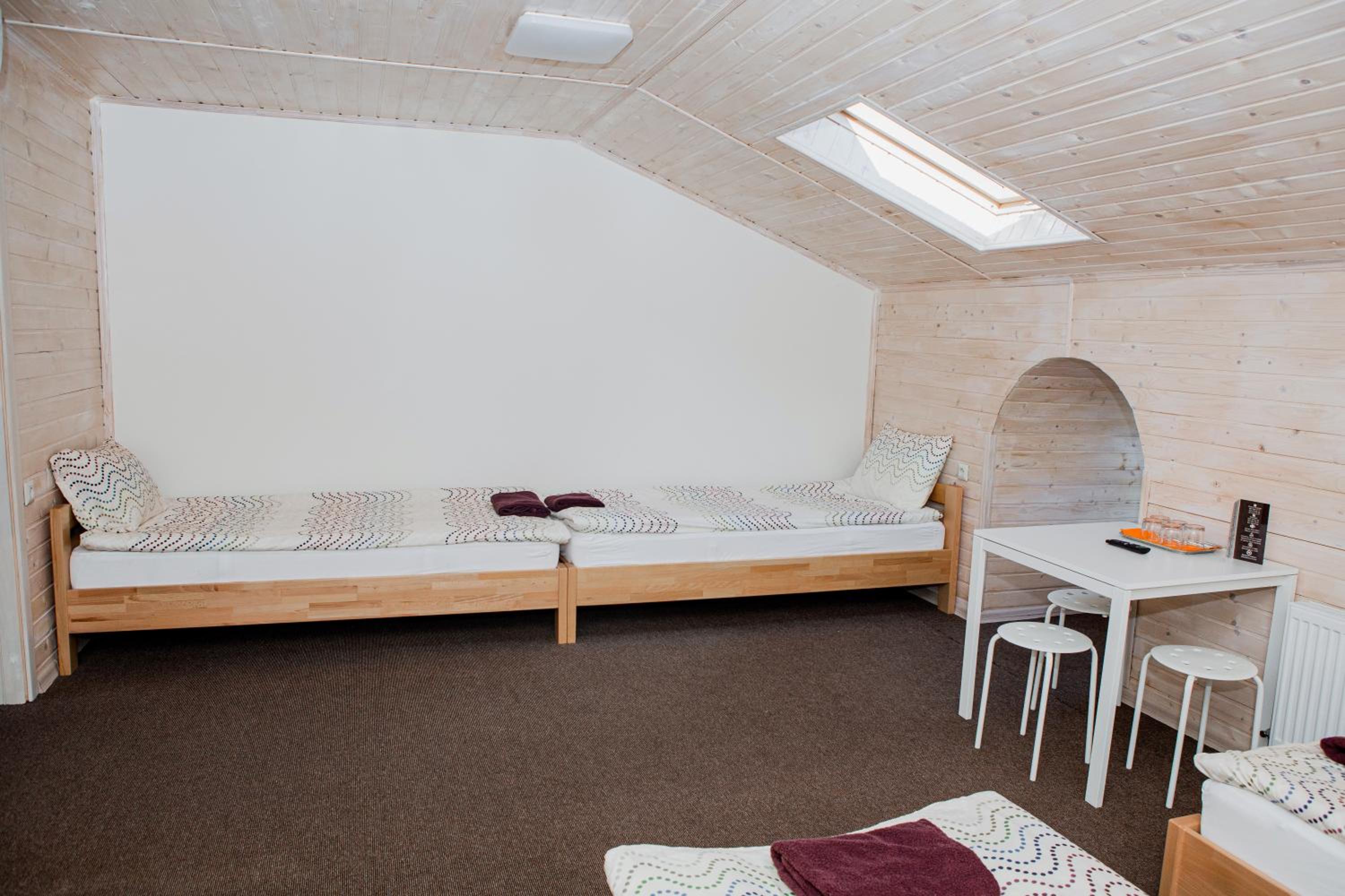 Bed in 6-Bed Mixed Dormitory Room photo 3