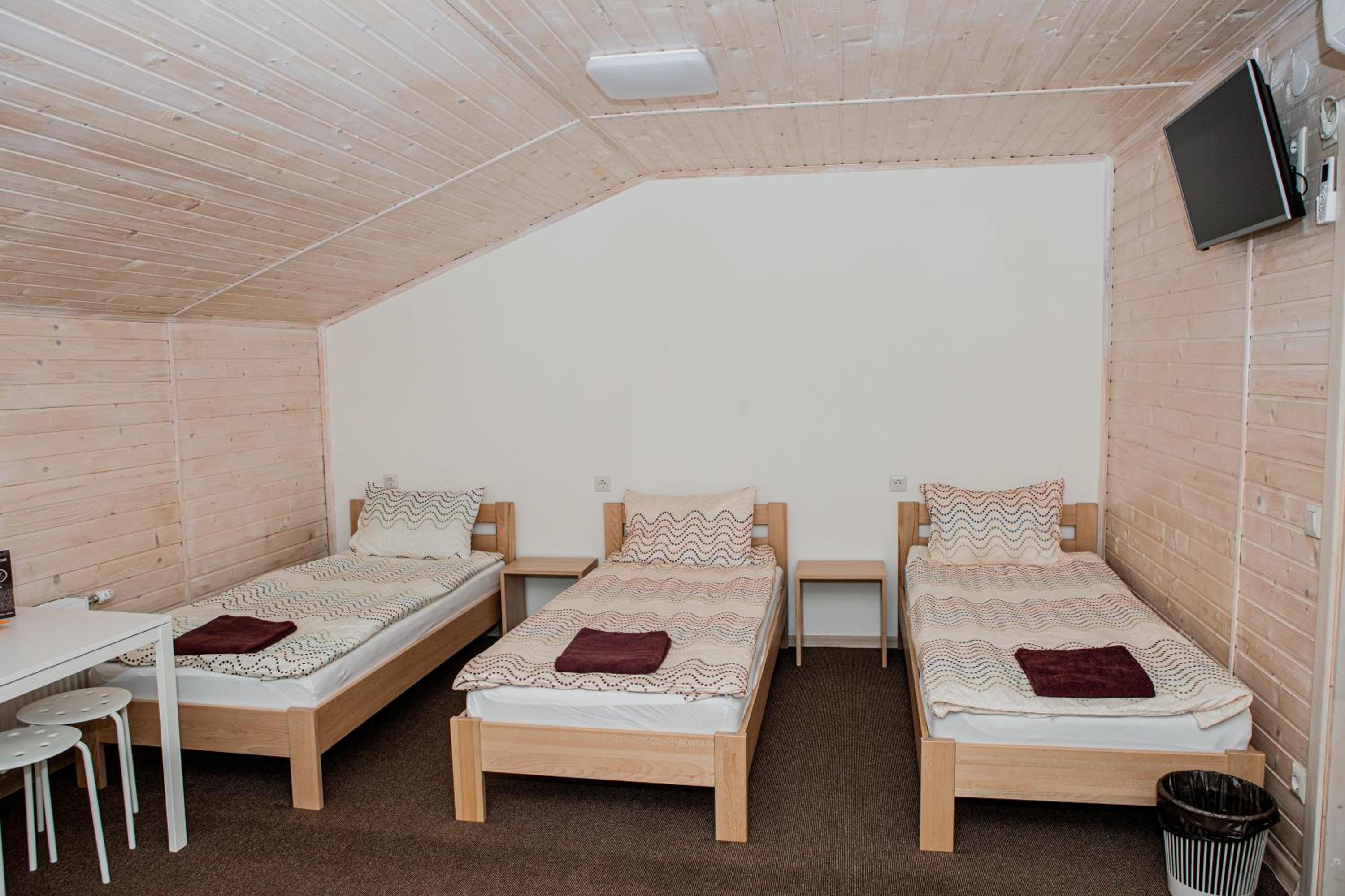 Bed in 6-Bed Mixed Dormitory Room photo 2