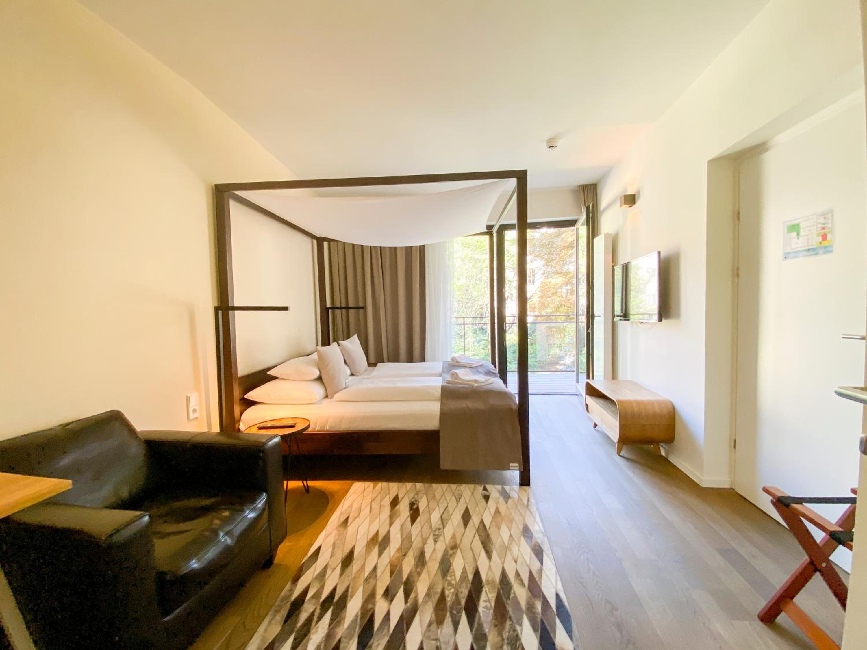 Small Deluxe Apartment - Photo 4