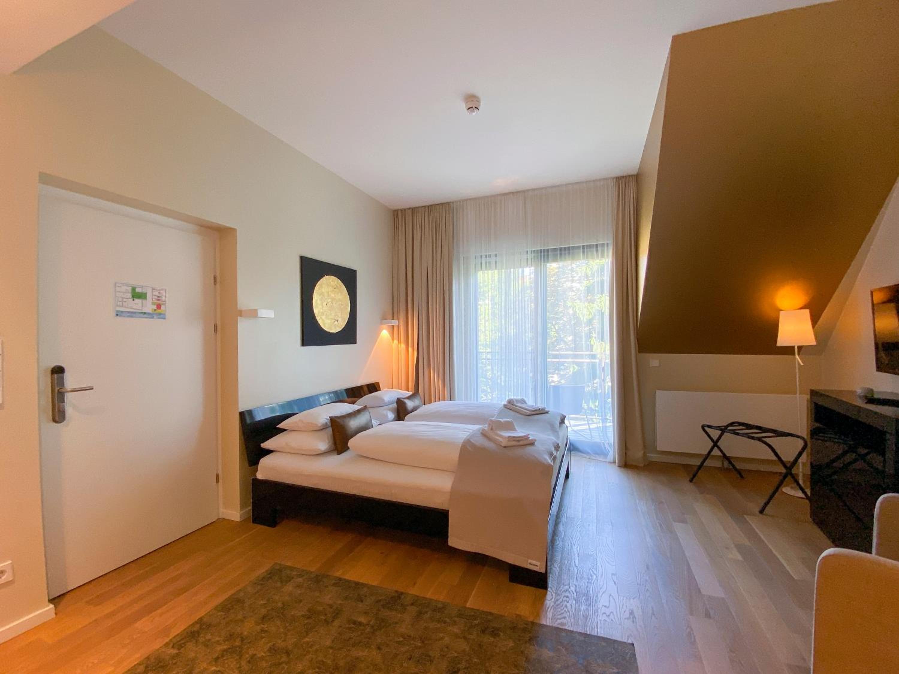 Small Deluxe Apartment - Photo 5