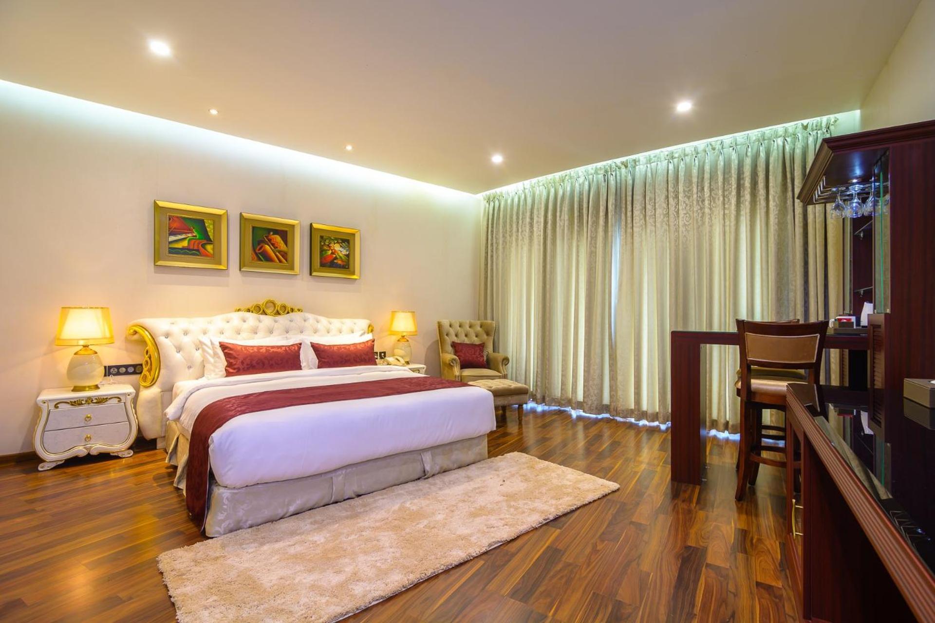 Premium Room with Pool View and Balcony