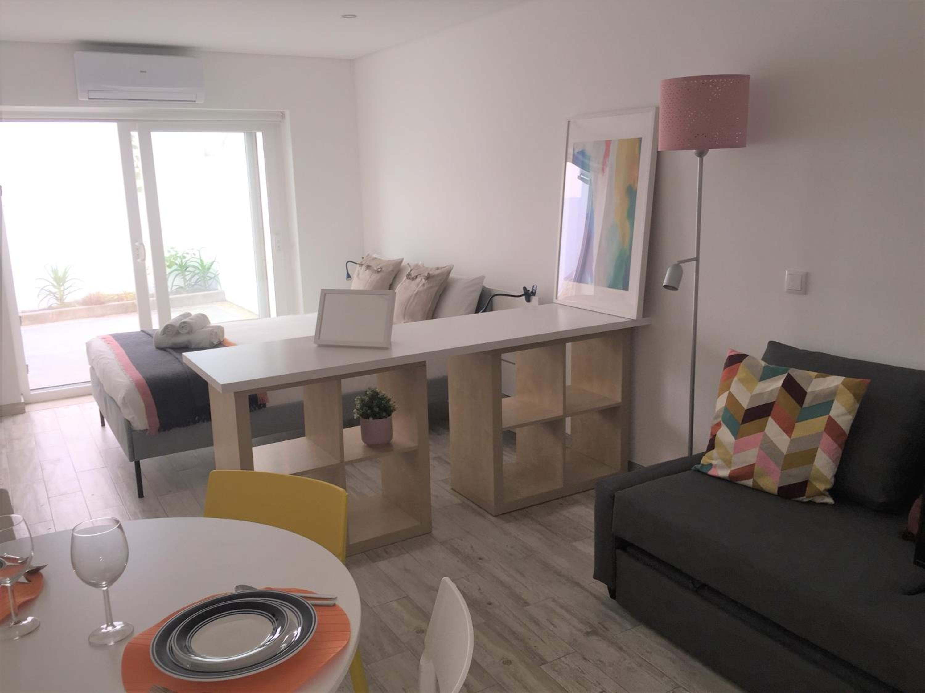 One-Bedroom Apartment - Photo 5