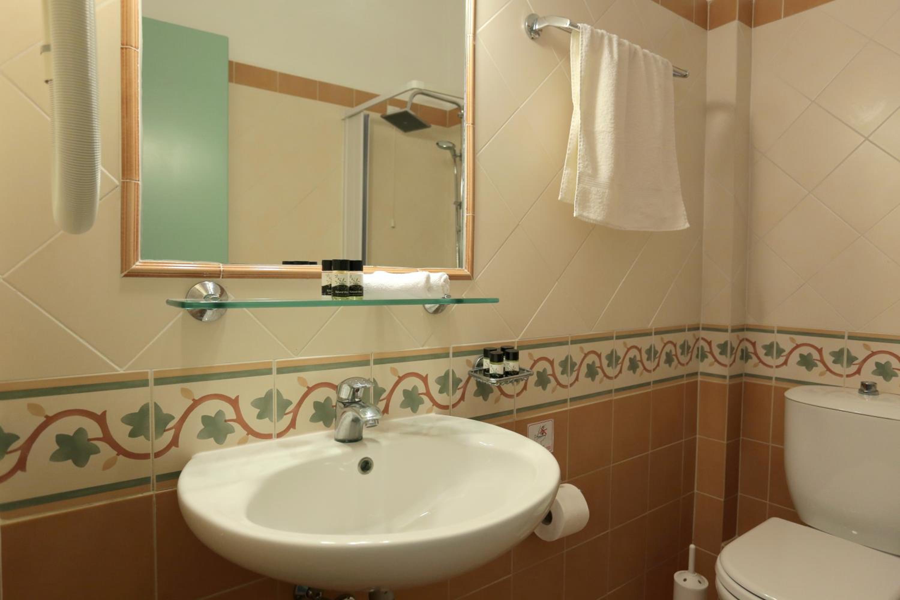 Double Room with Sea View - Photo 8