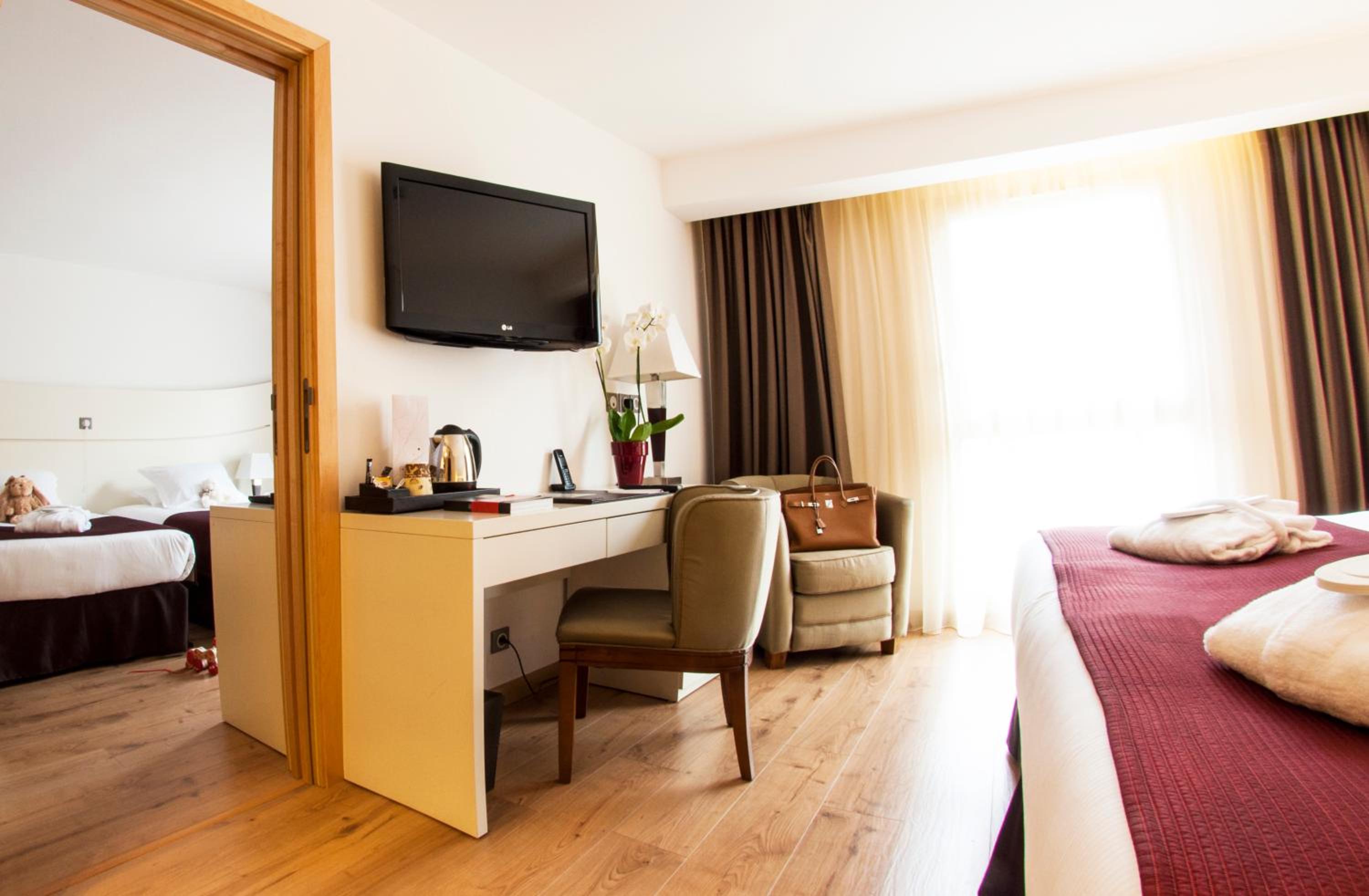 Chambre Familiale Communicante - Accès Gratuit au Spa