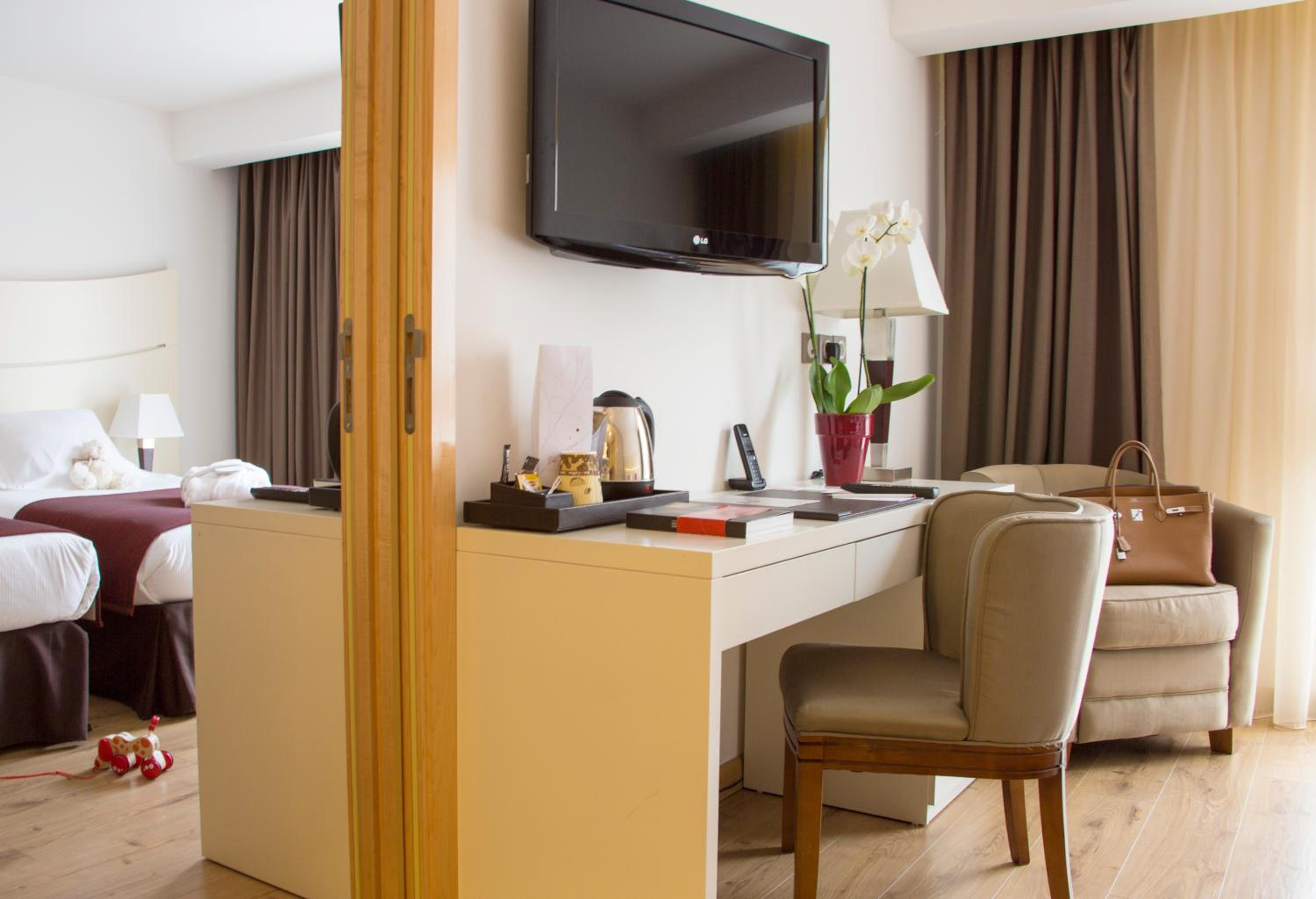 Chambre Familiale Communicante - Accès Gratuit au Spa