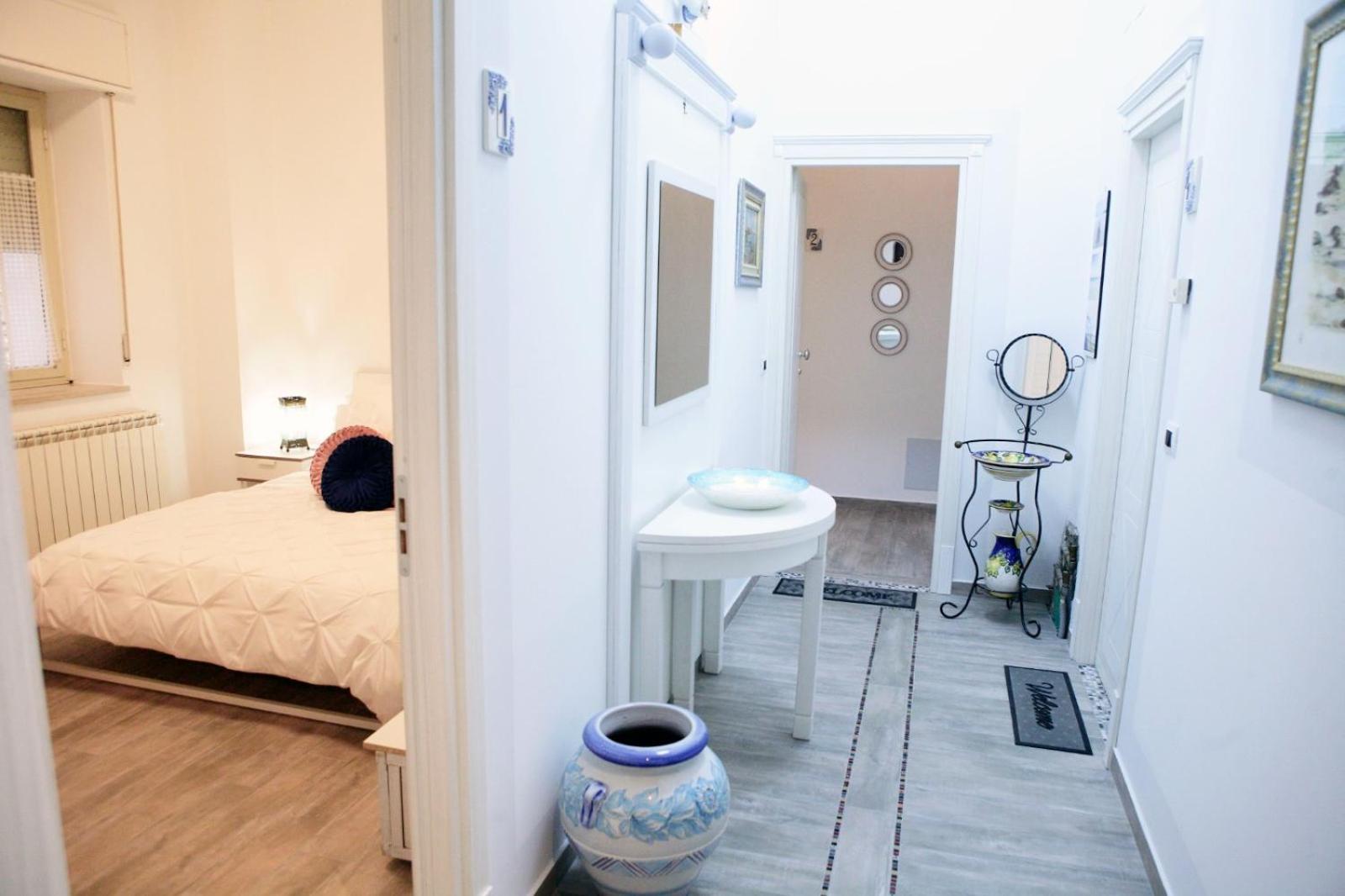 Deluxe Room (2 Adults + 1 Child) - Photo 5