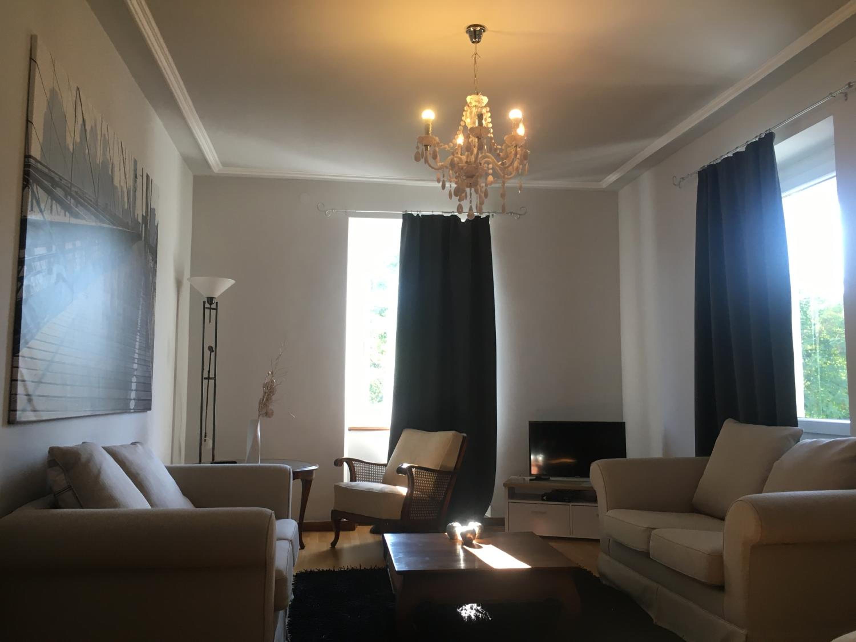 One-Bedroom Apartment - Photo 4
