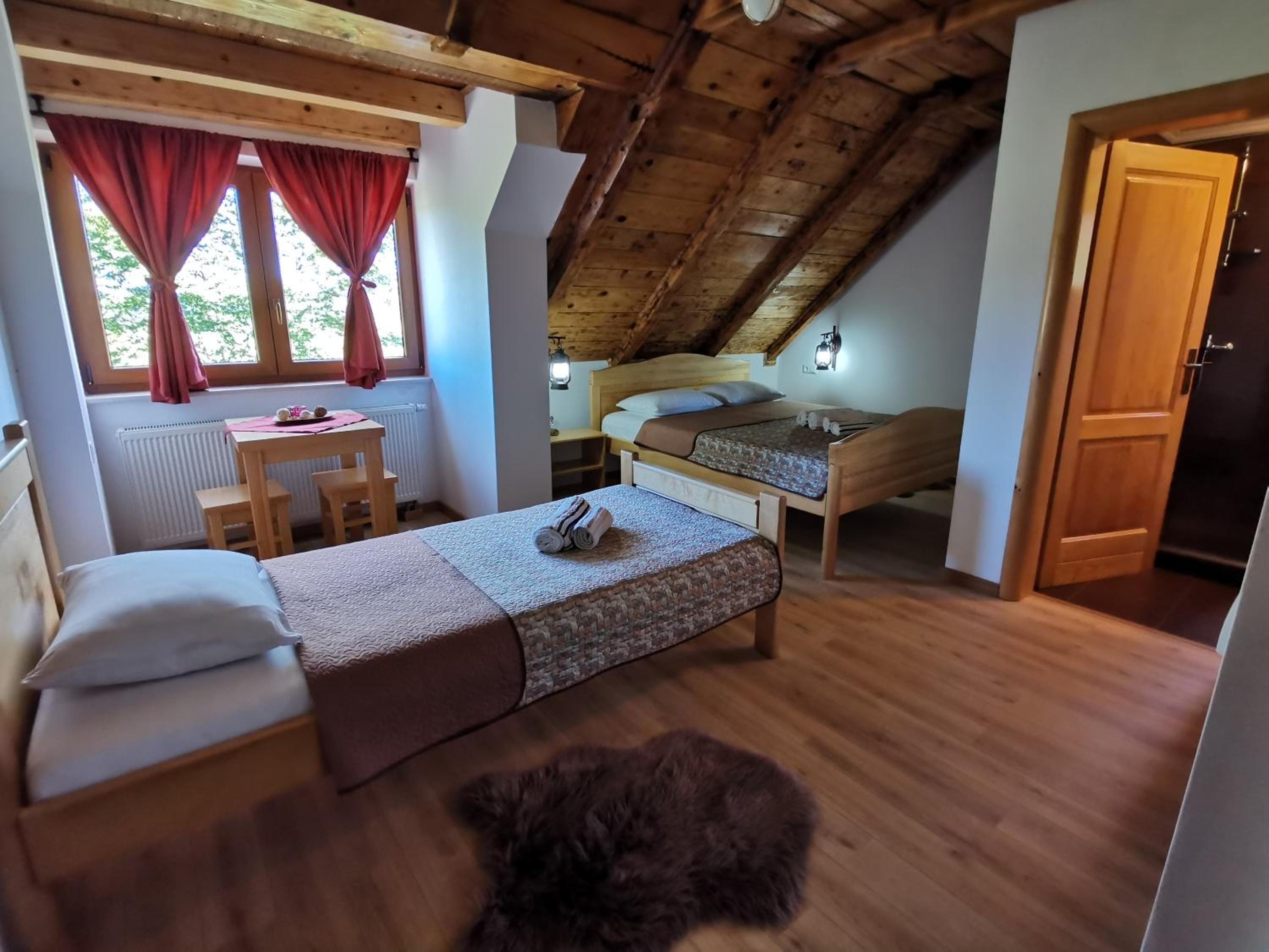 Deluxe Double Room with Extra Bed photo 2
