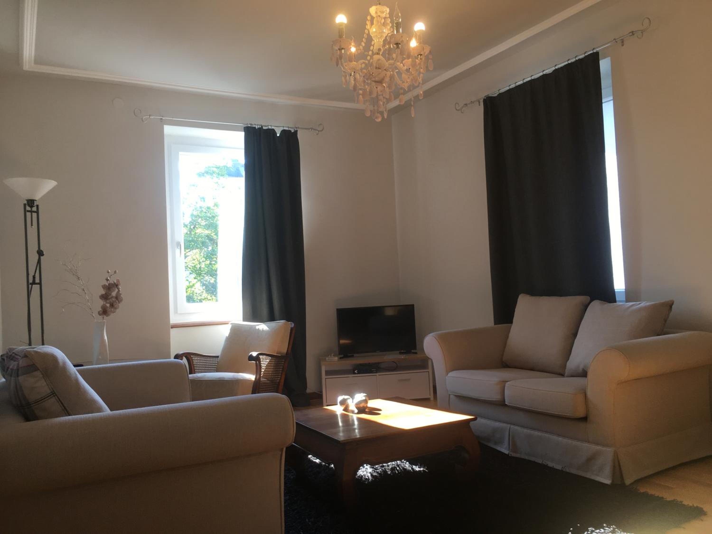 One-Bedroom Apartment - Photo 3