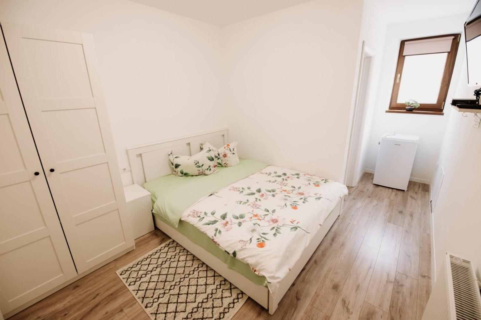 Double Room with Private Bathroom photo 3