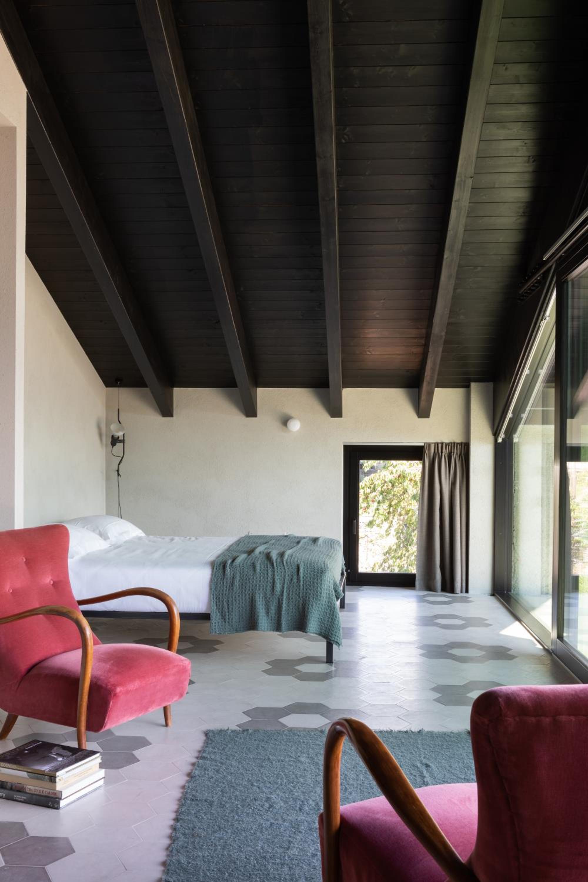 Suite - Photo 6