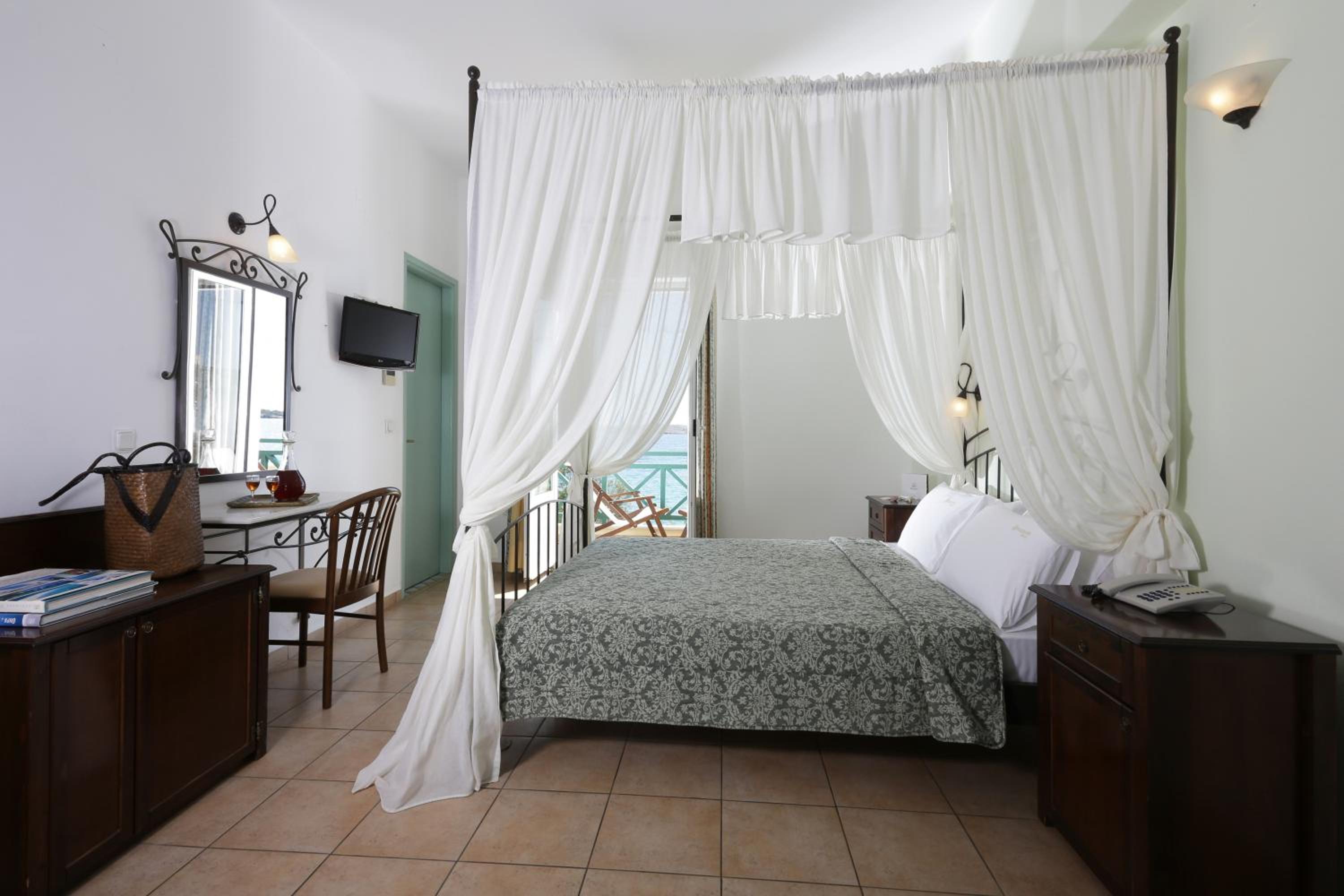 Double Room with Sea View - Photo 7