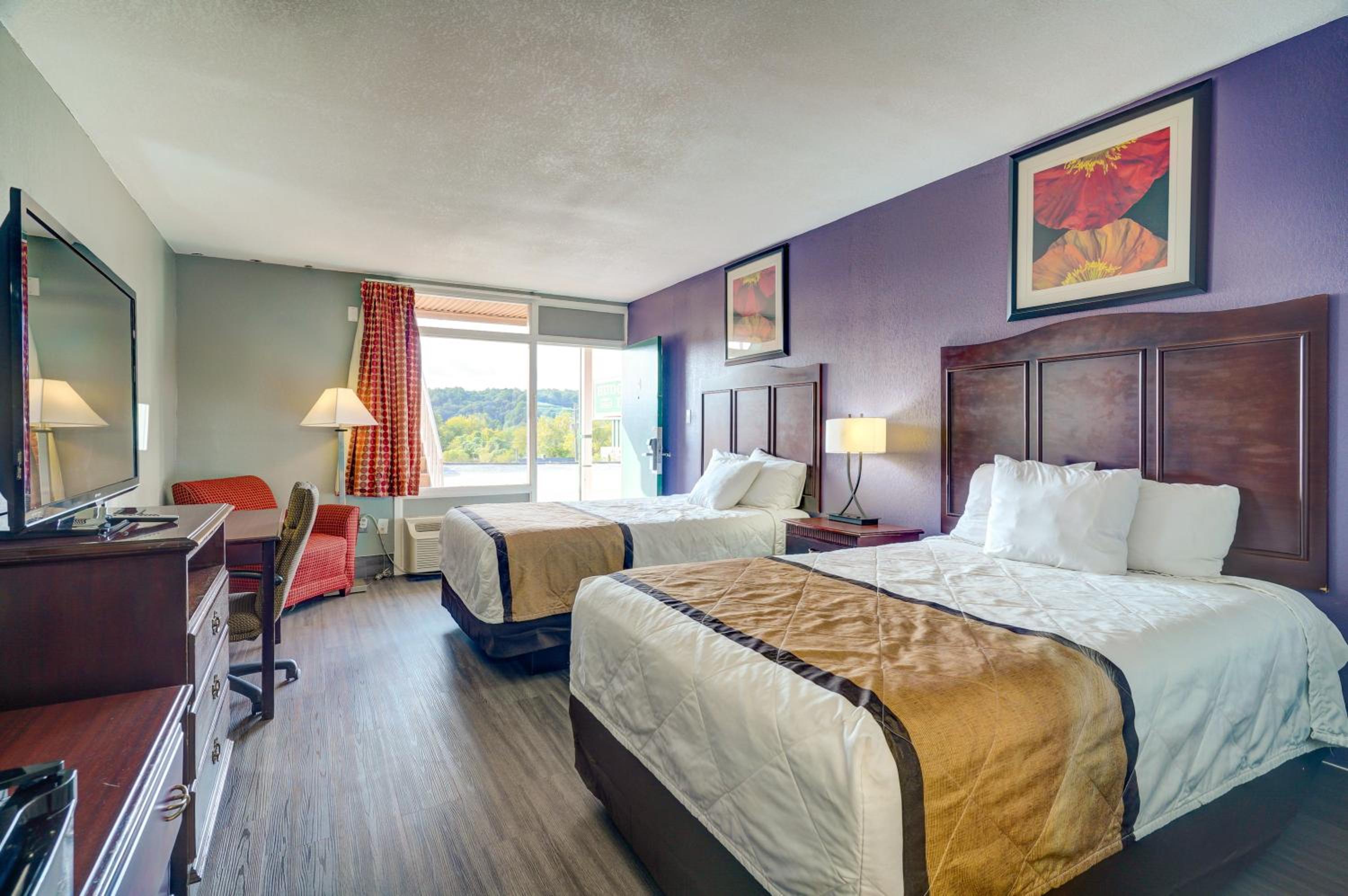 Double Room with Two Double Beds - Non-Smoking photo 2