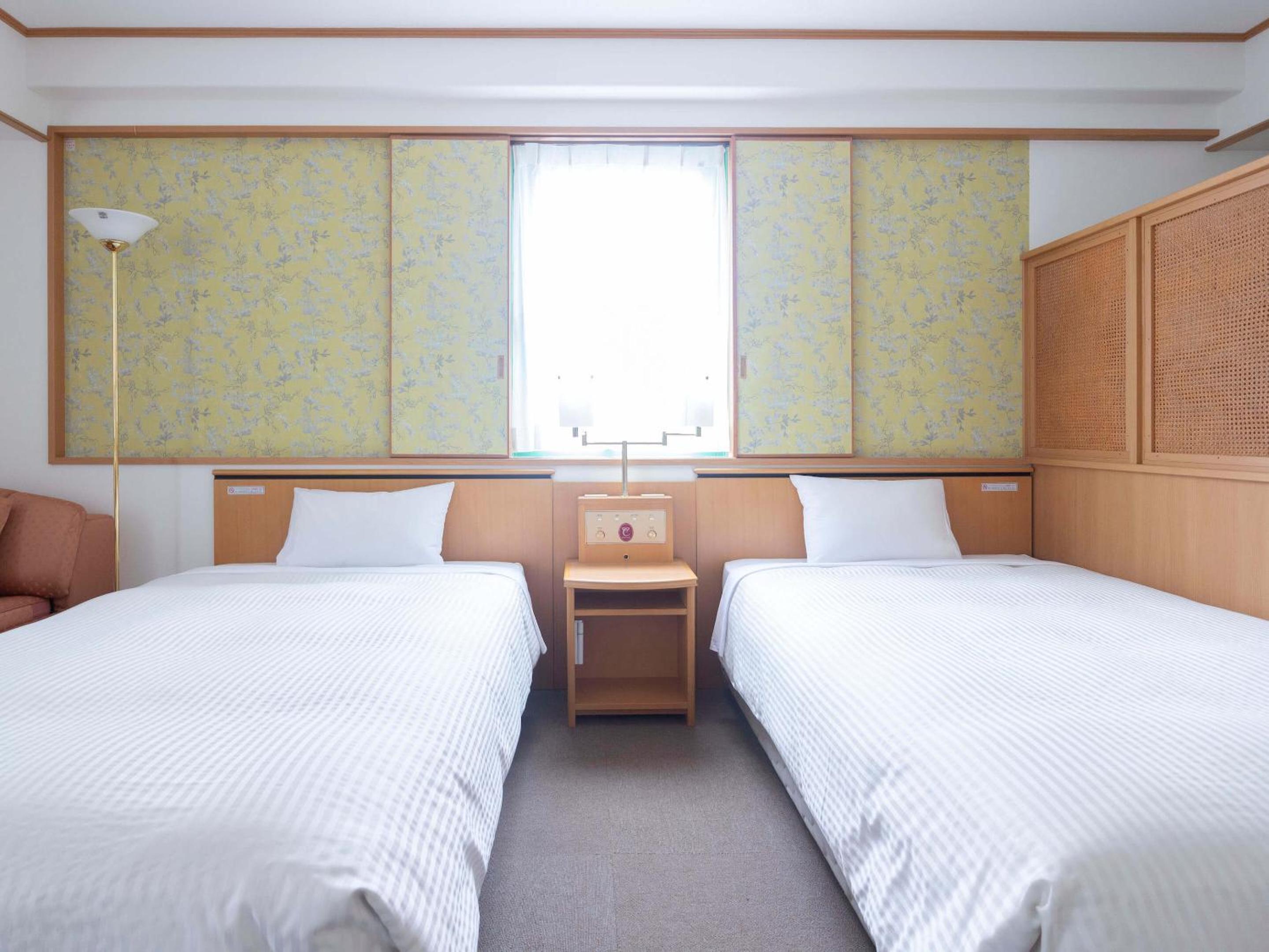 Deluxe Twin Room photo 3