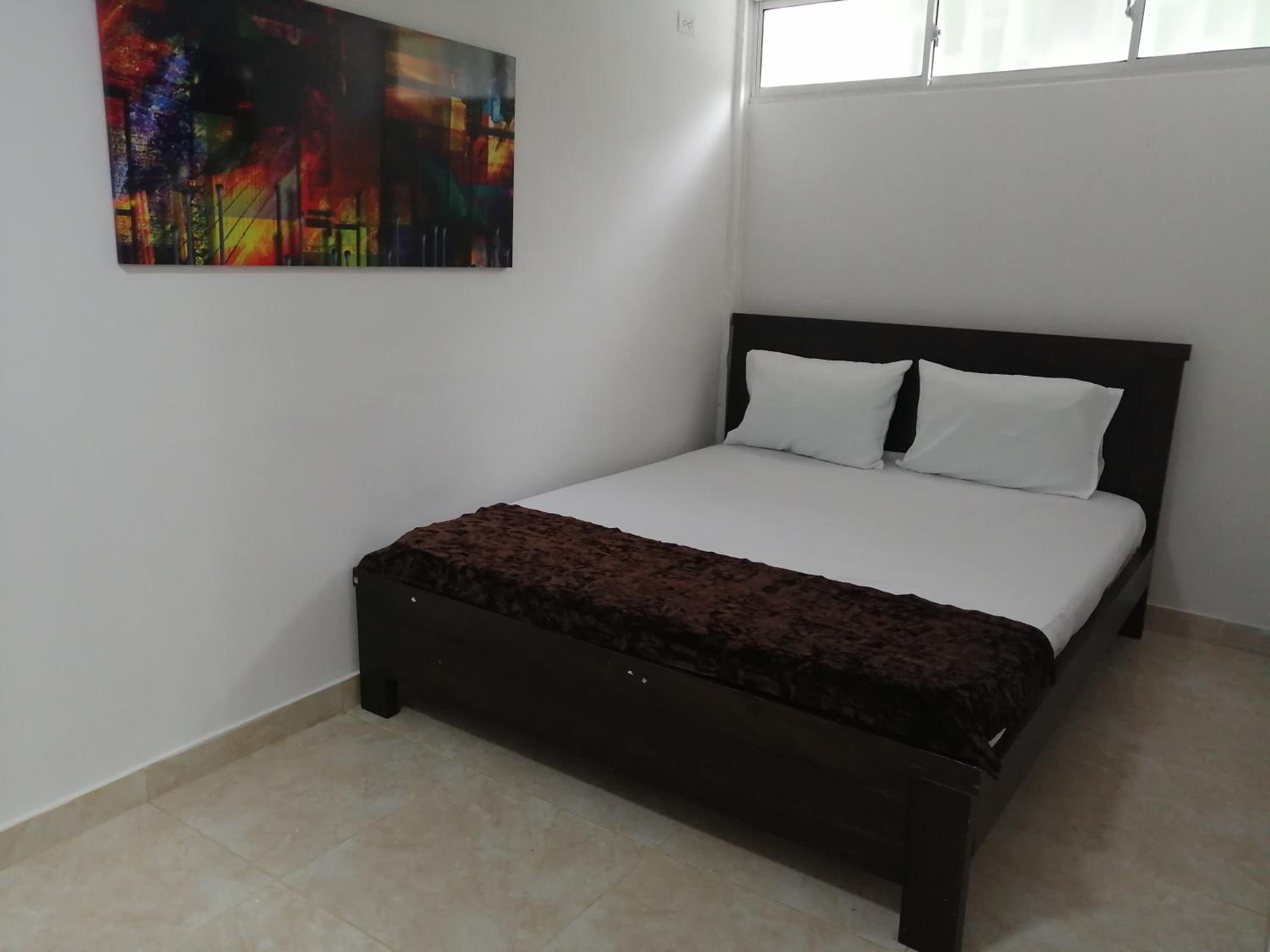 Budget Double Room - Photo 12