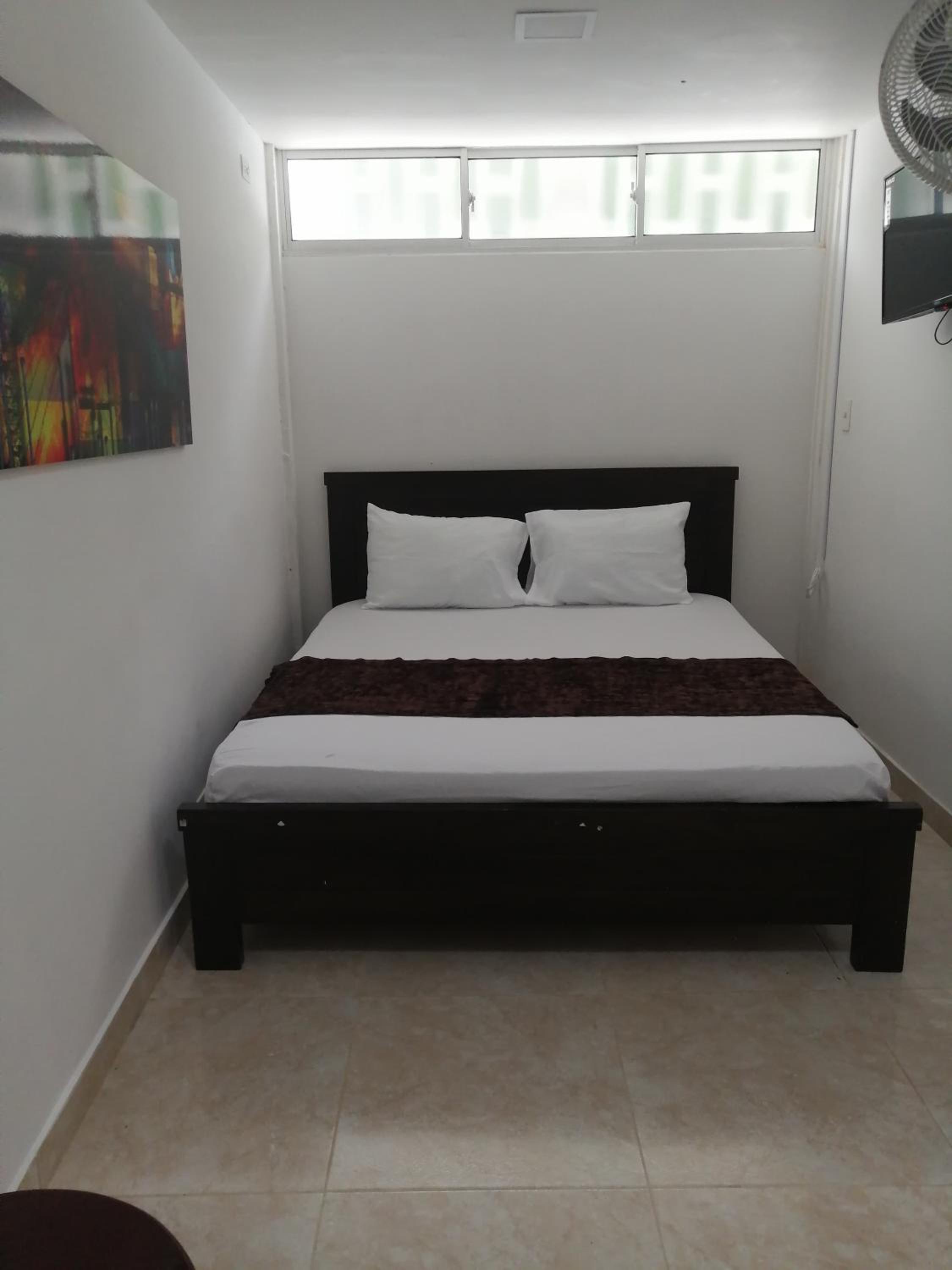 Budget Double Room - Photo 6