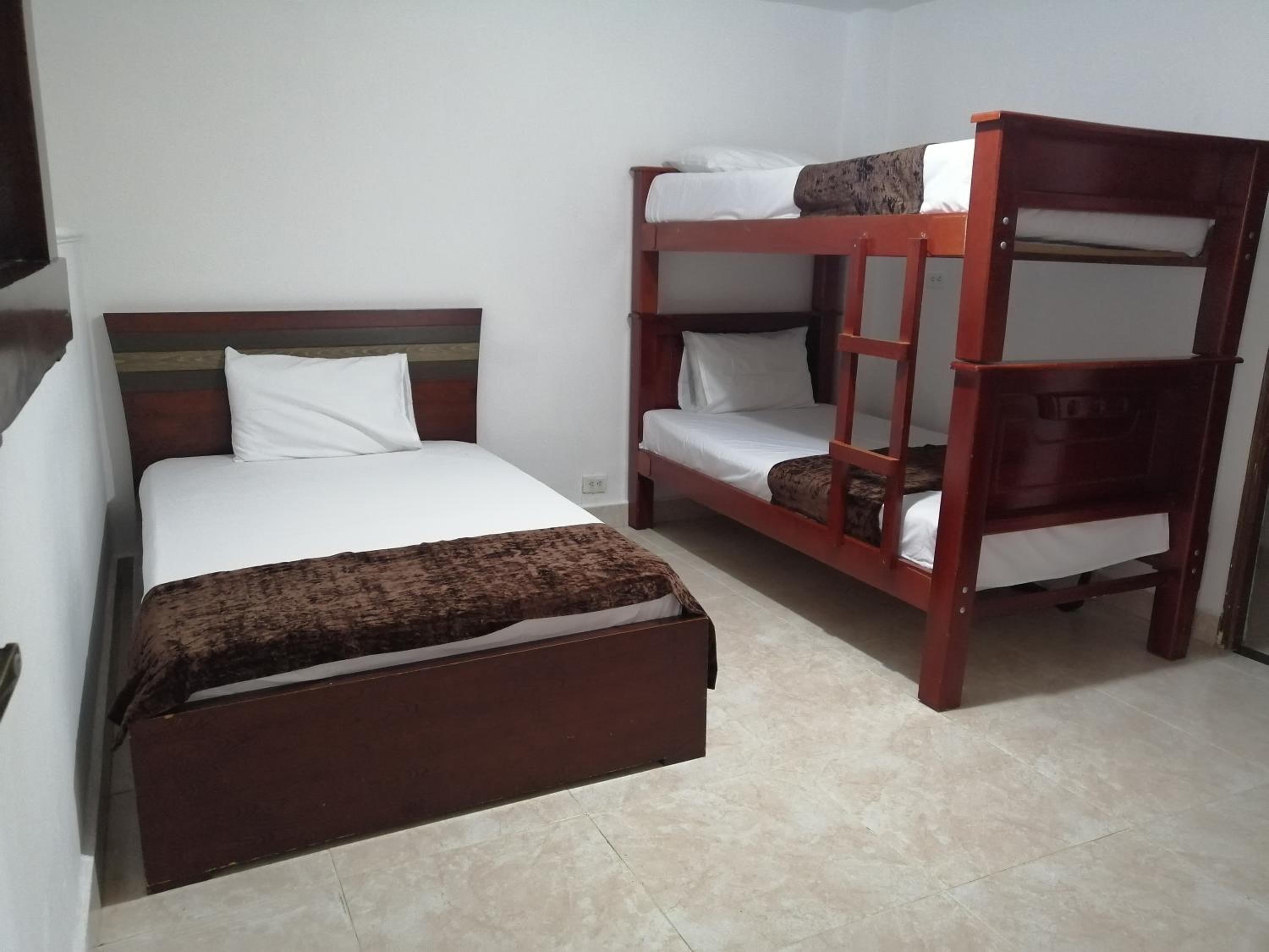 Budget Triple Room - Photo 2