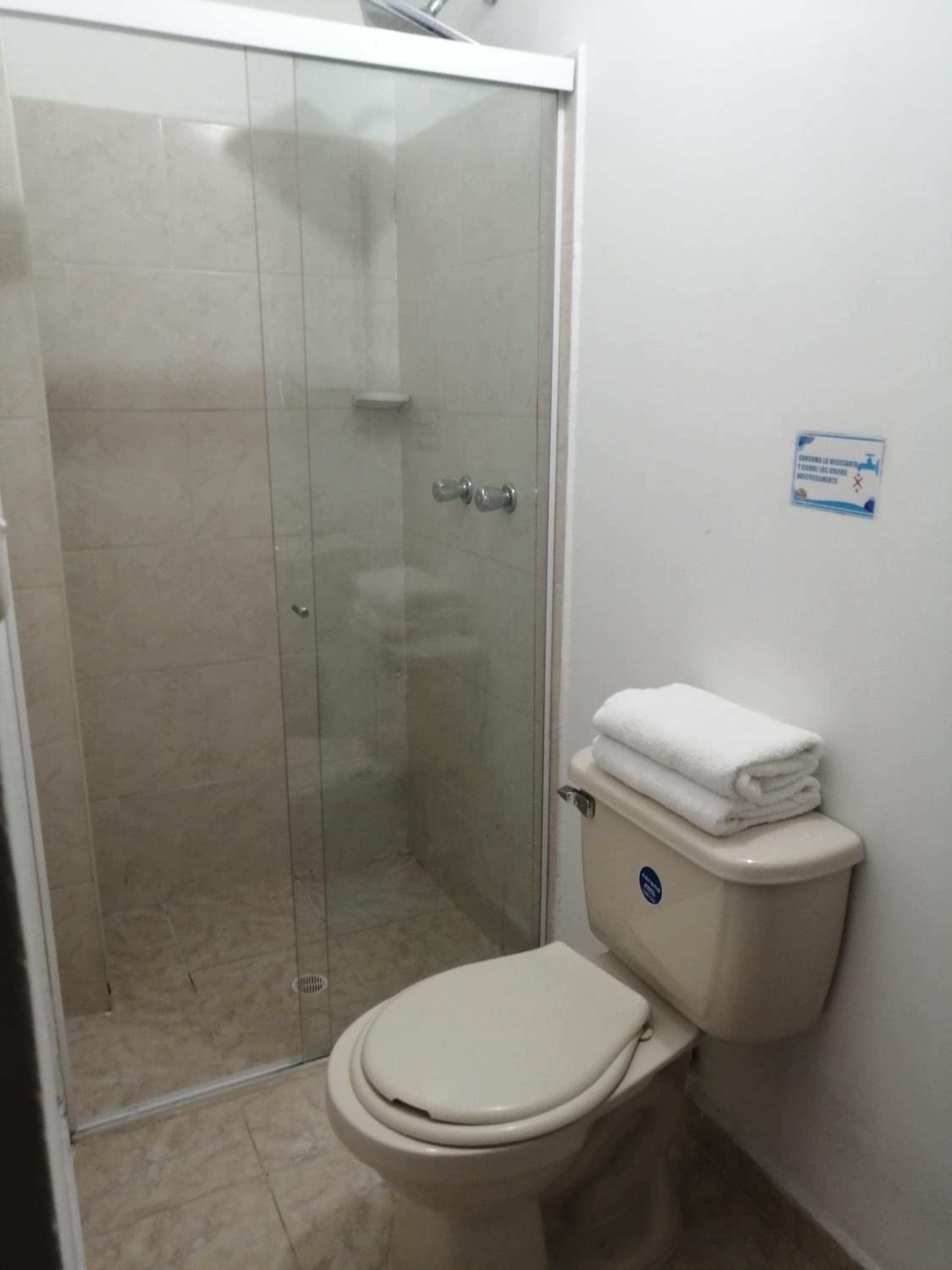 Budget Double Room - Photo 16
