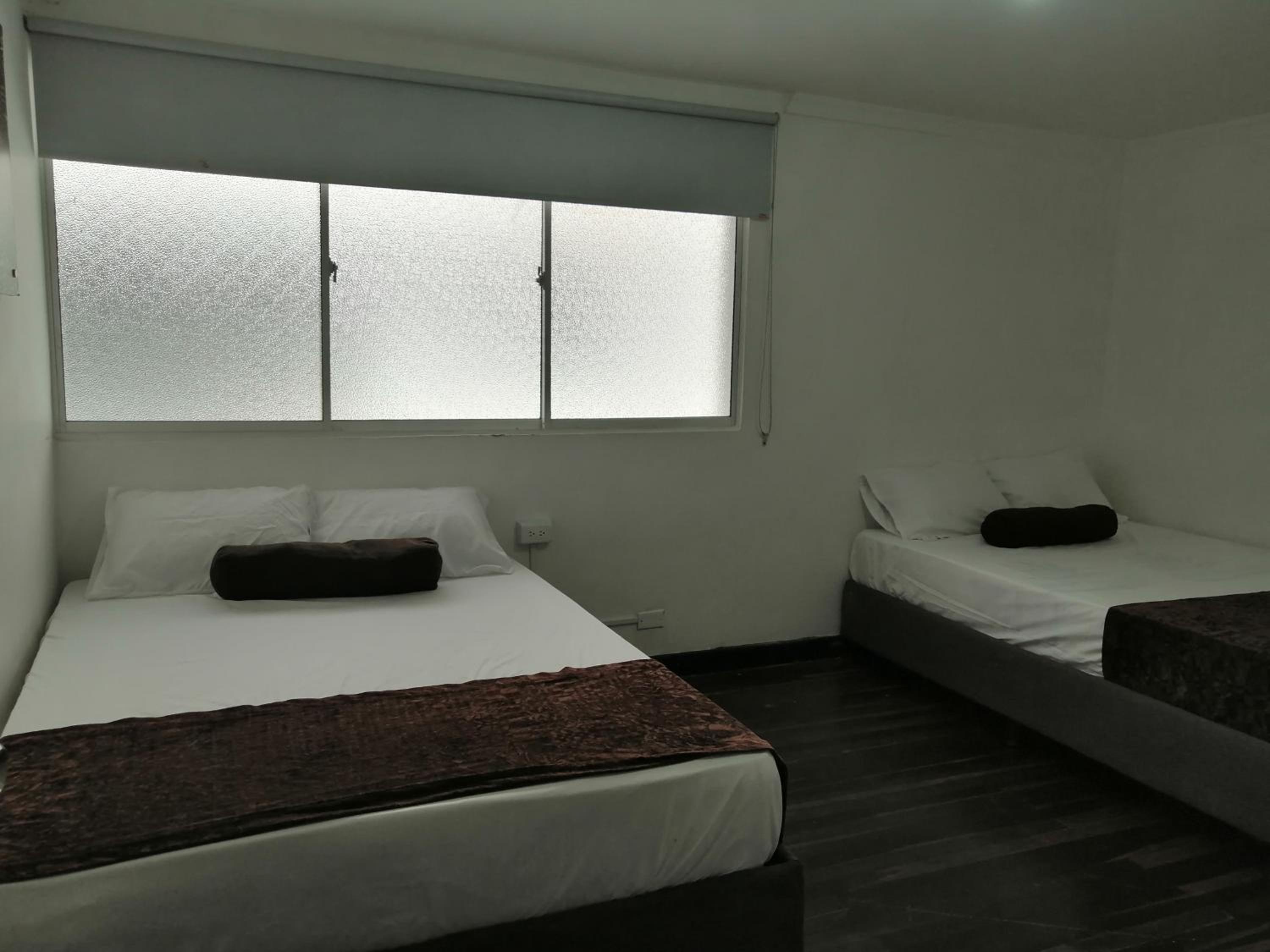 Budget Twin Room - Photo 14
