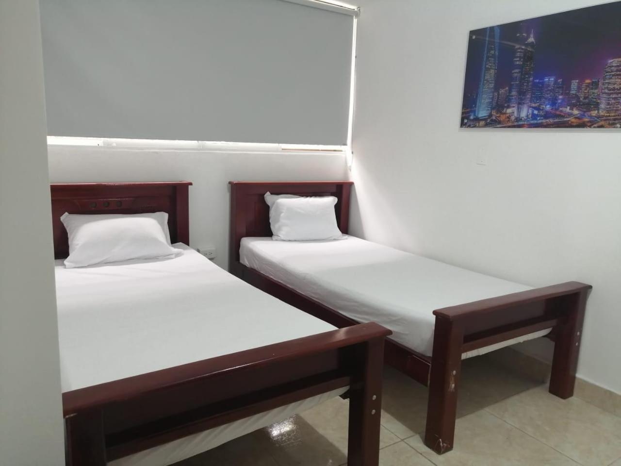 Budget Twin Room - Photo 15