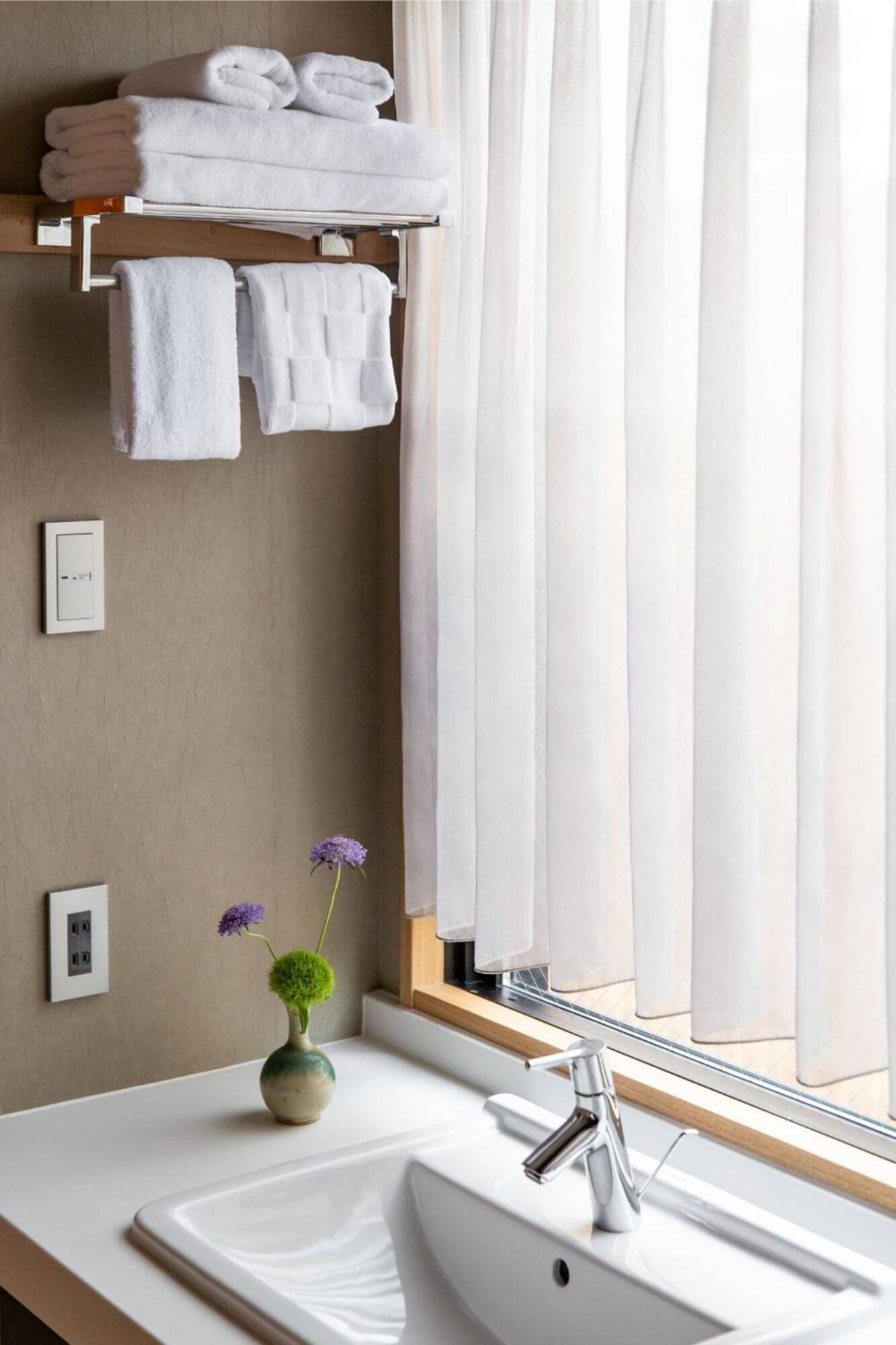 Suite with City View - Photo 19