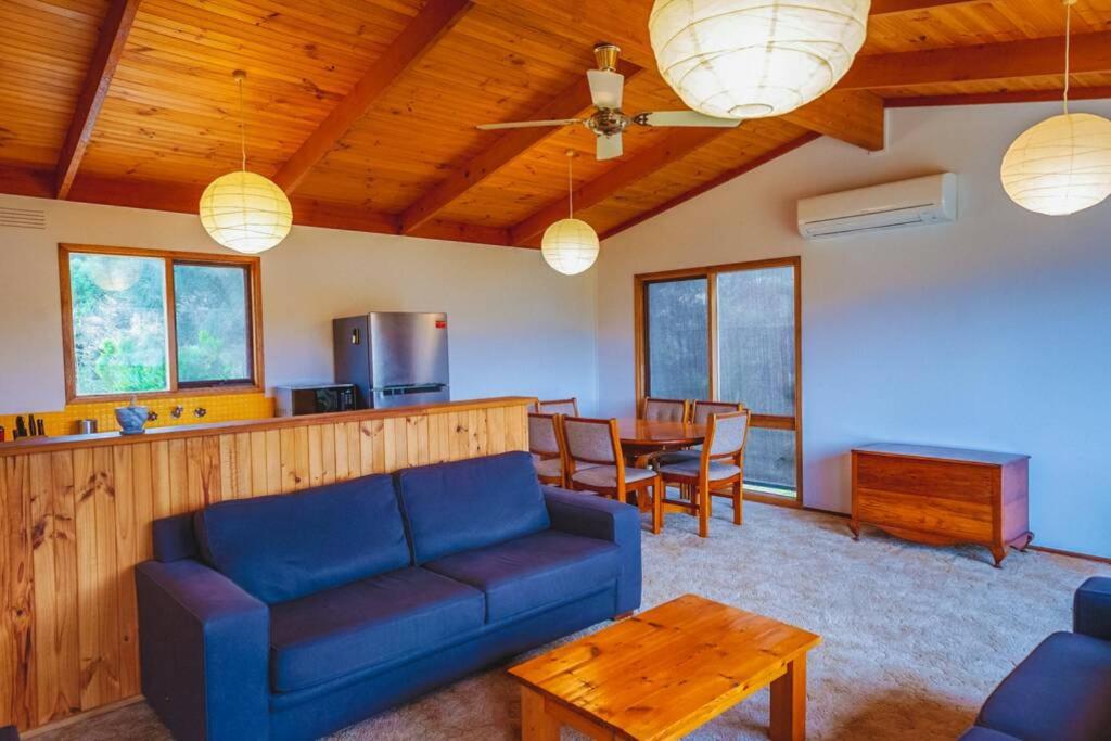 Three-Bedroom House photo 3