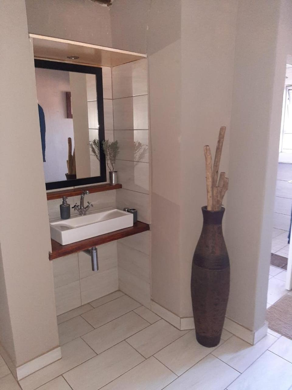 Suite with Garden View - Photo 6